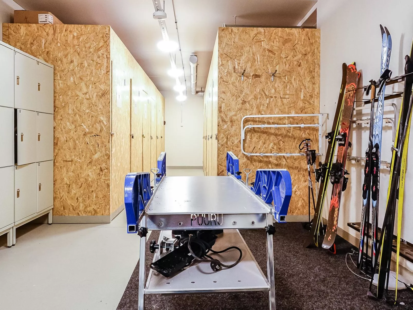 Levin kunkku b5-Dedans