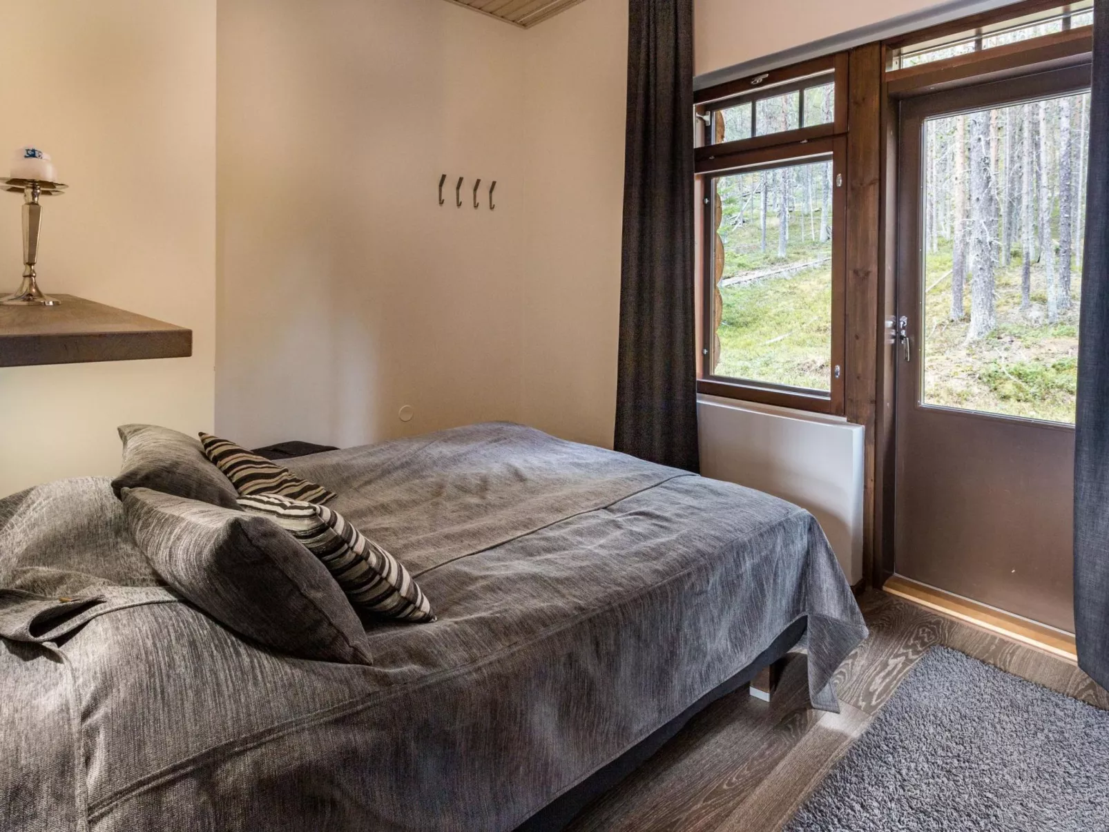 Karhunkieppi 11b-Drinnen