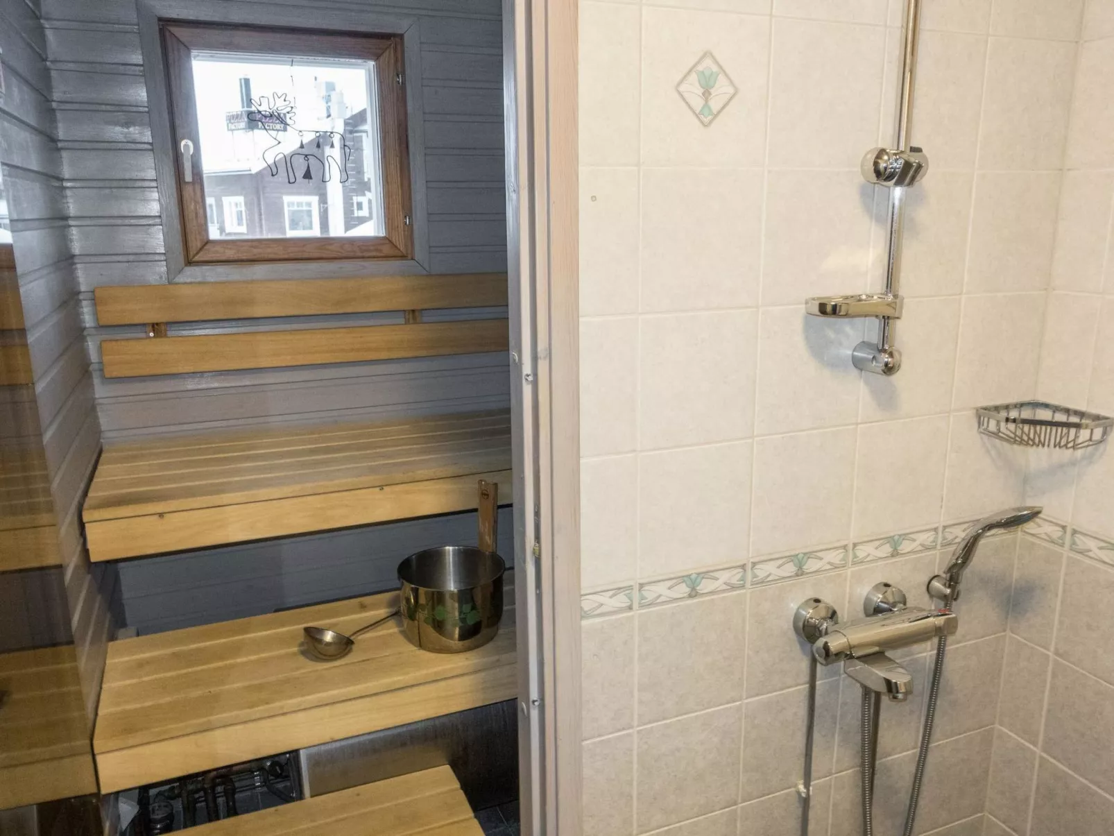 Keskuskuja b4-Inside