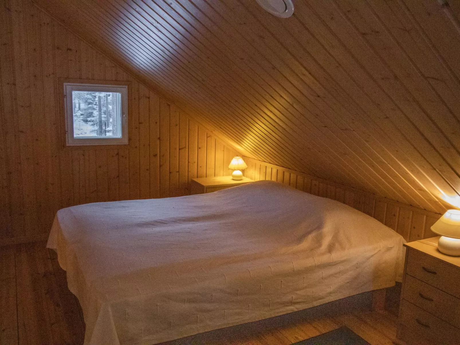 Aslakin helmi a-Inside