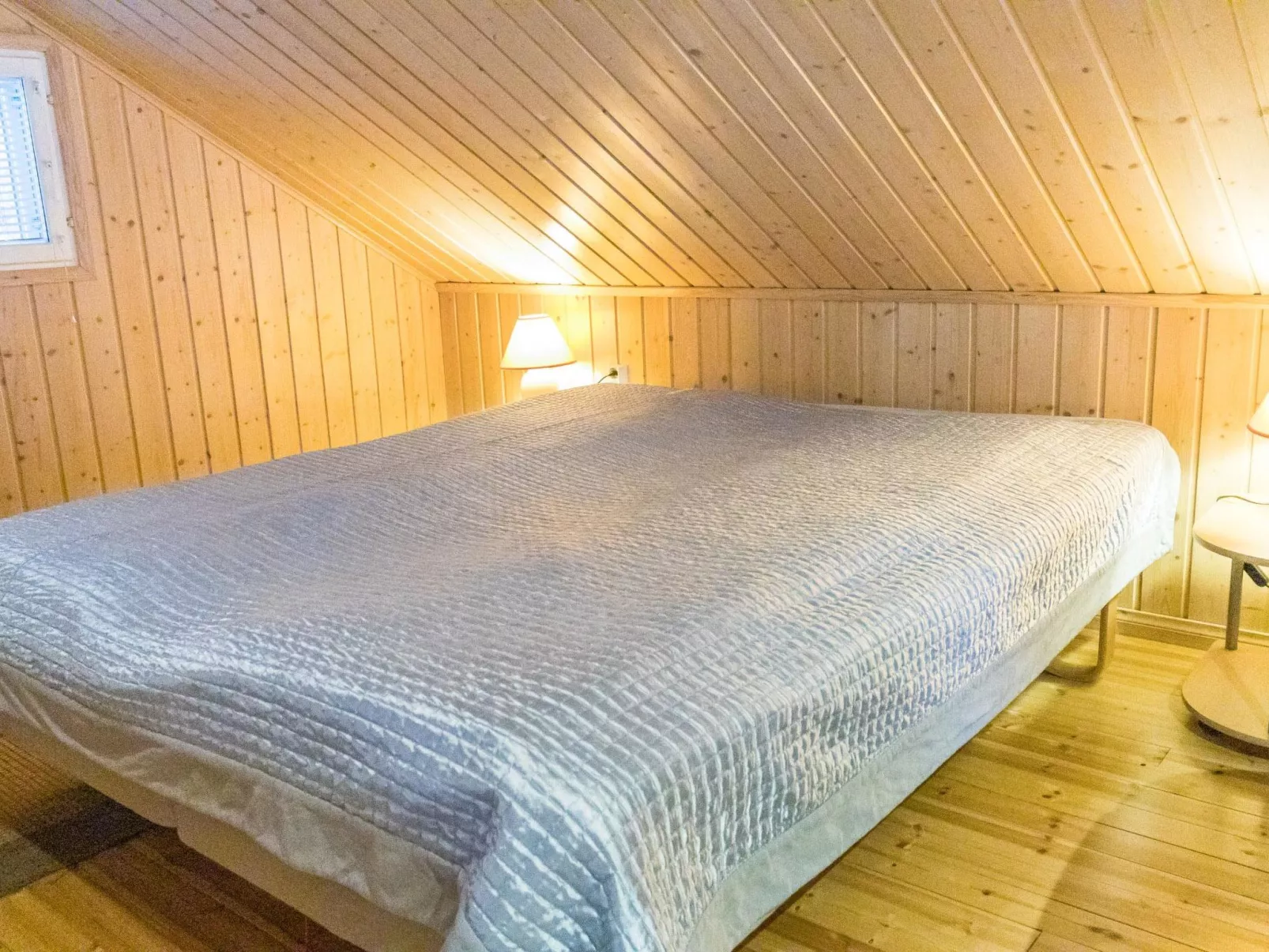 Aslakin helmi b-Drinnen