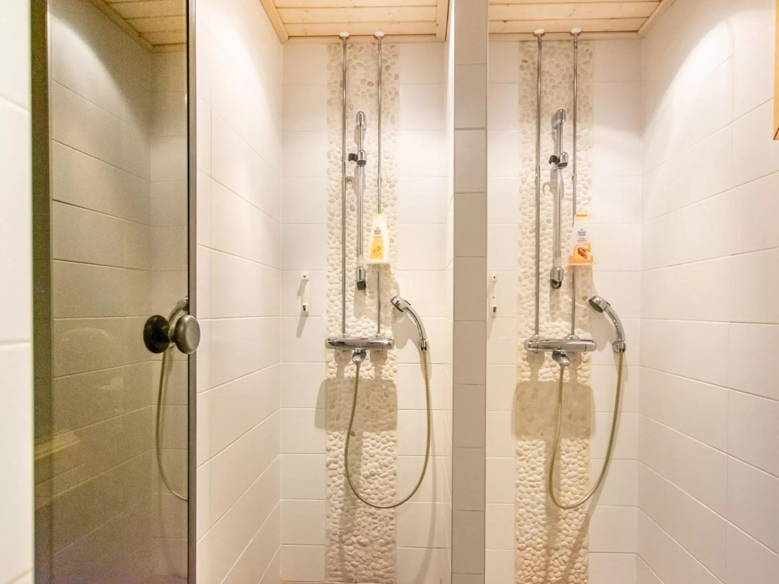 Nilikuru e 12-Inside