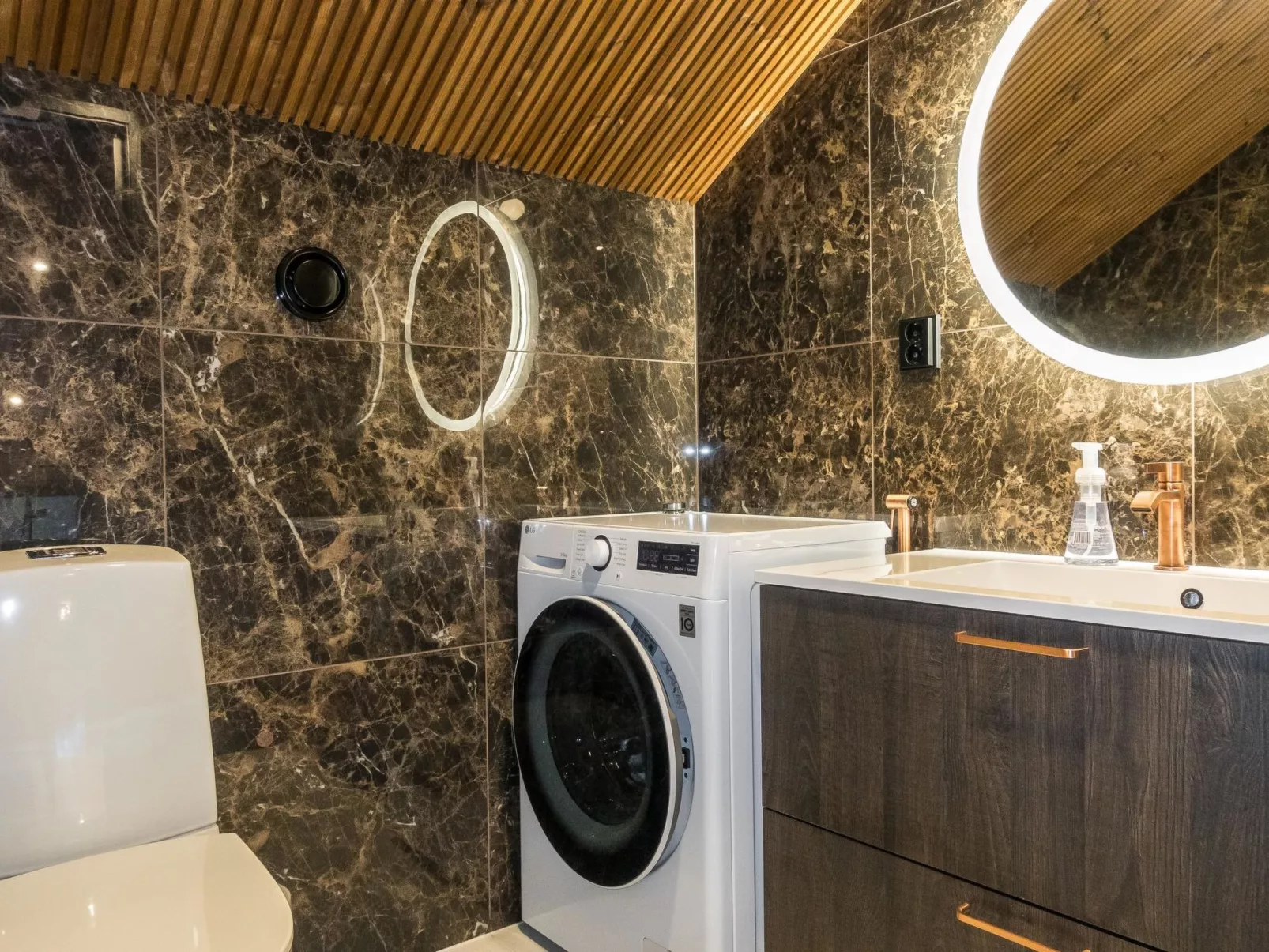 Levin kuiskaus-Dedans