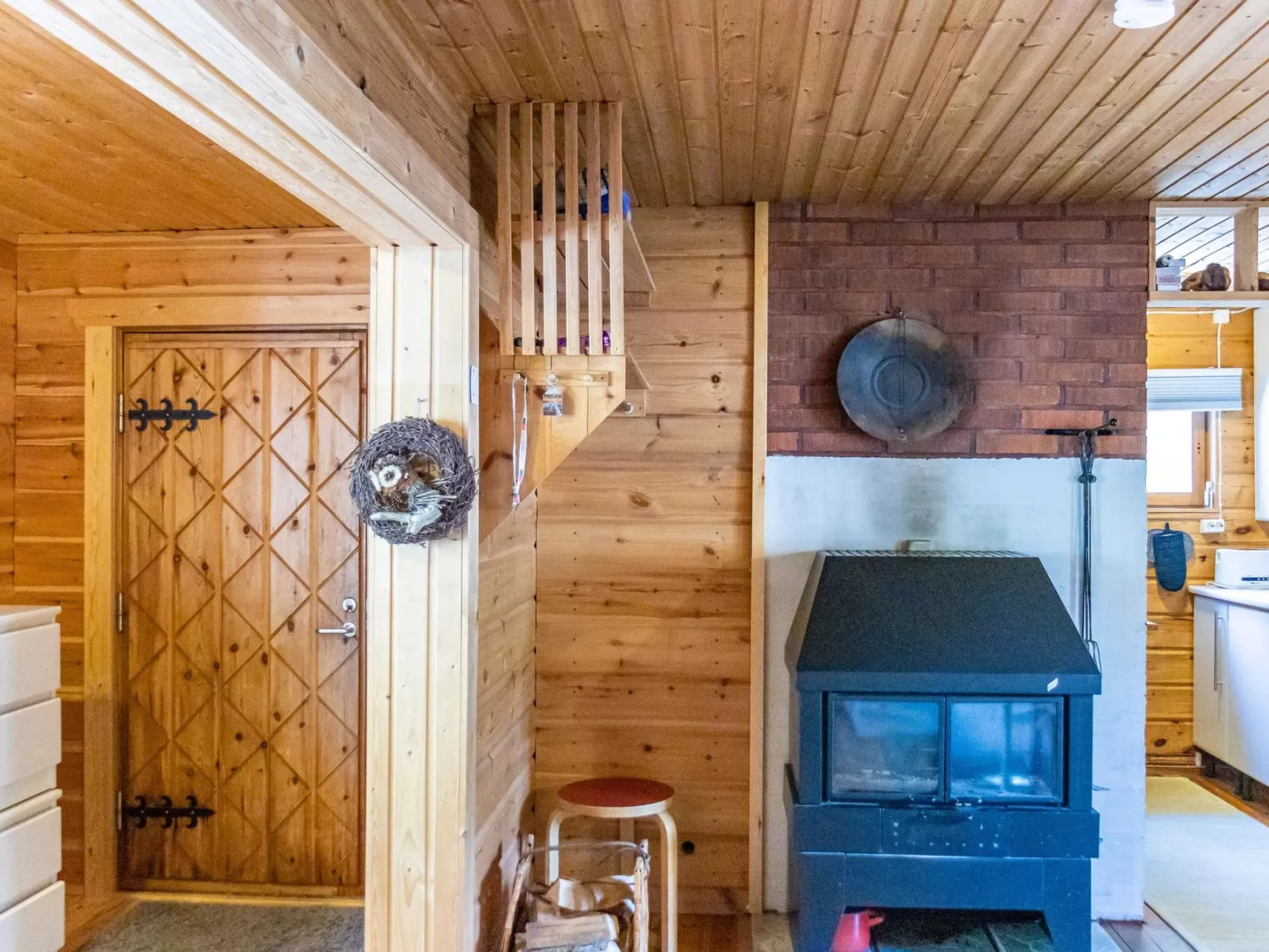 Pyhä pikkukarhu-Inside