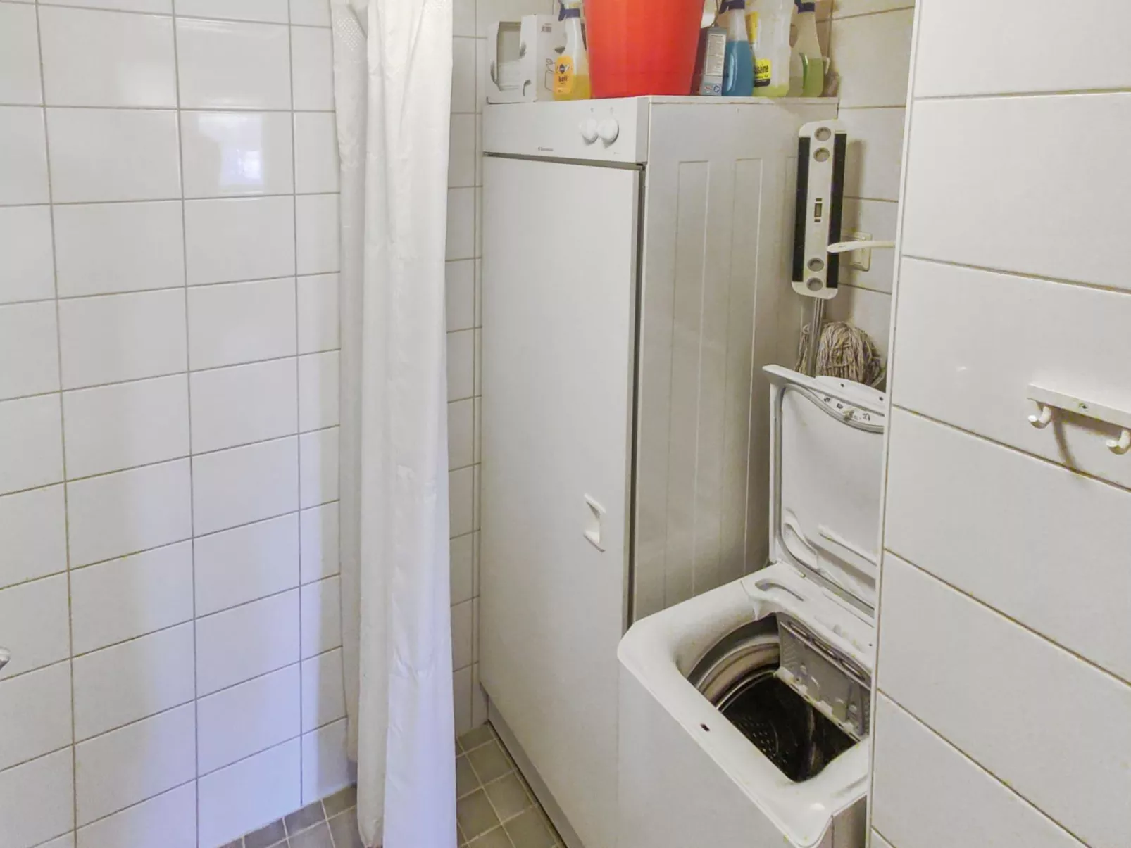 Jahtikaltio 3-Dedans