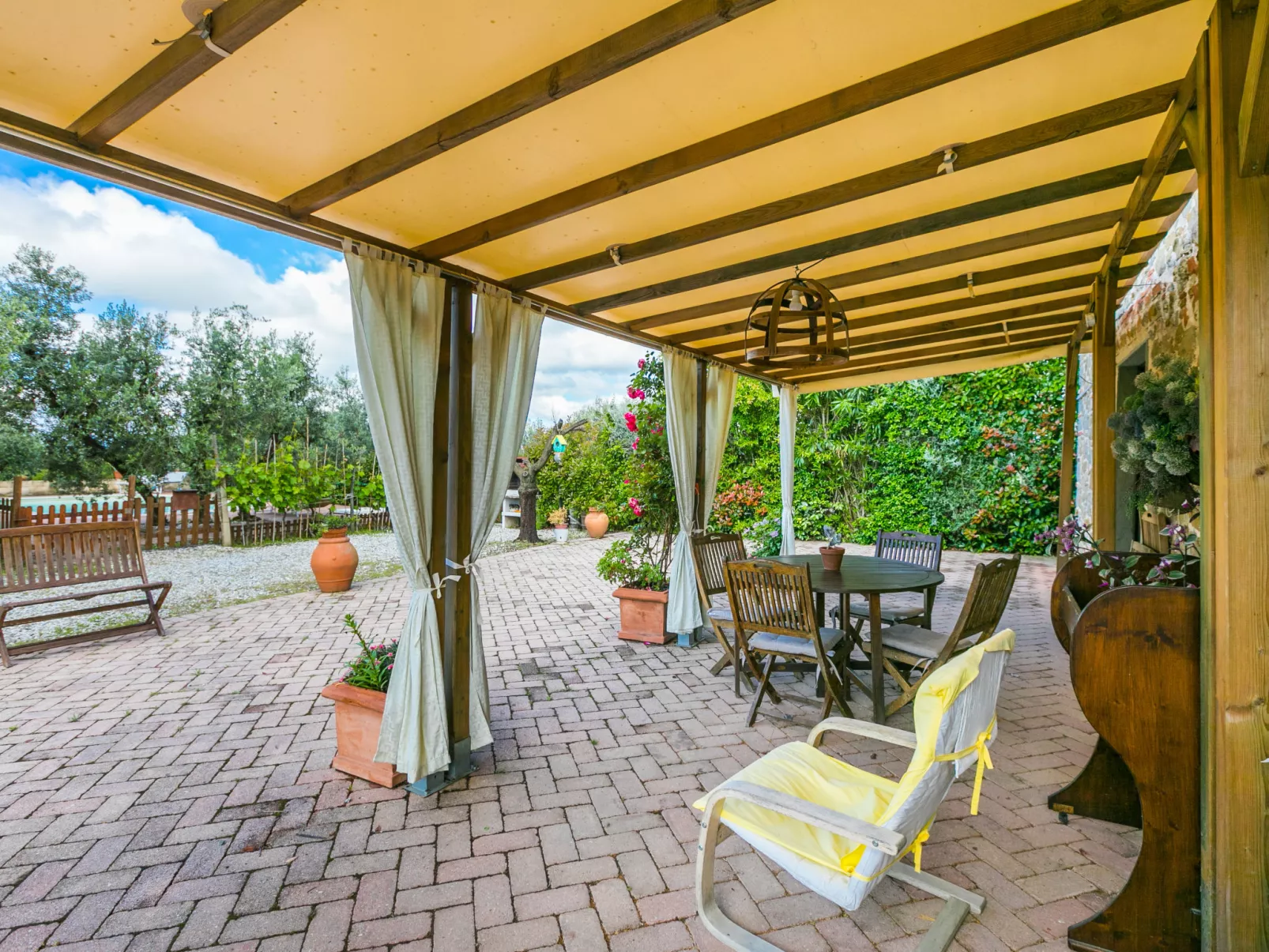La Casina-Outside