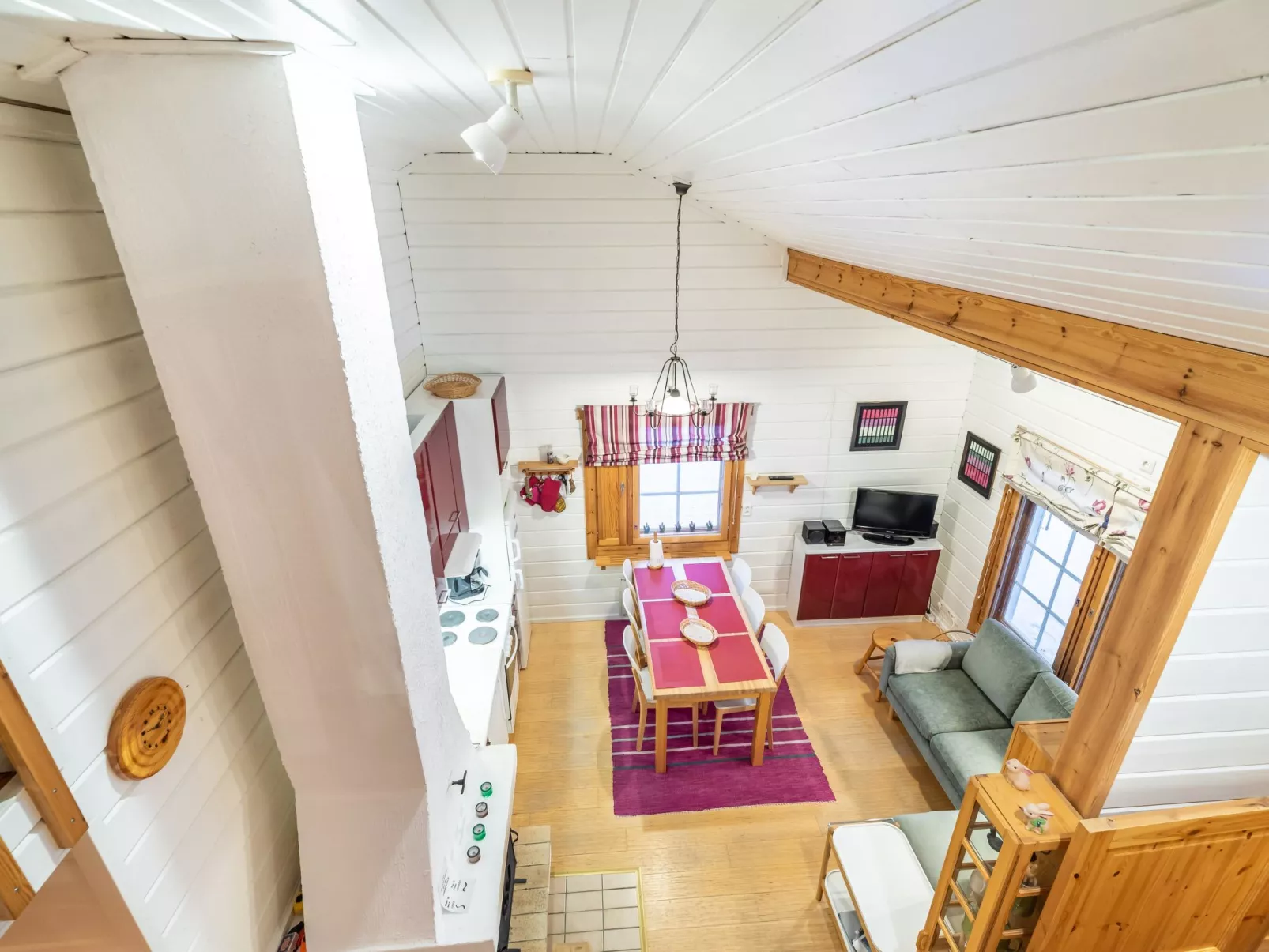 Lomaylläs h105 / pistopolku 2a-Inside