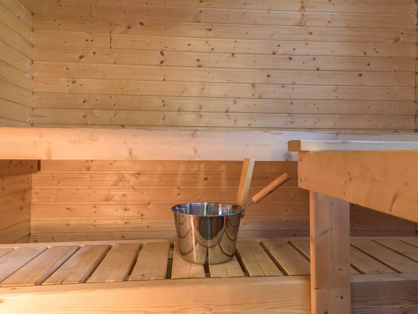 Lomaylläs b39 /suppapolku 6b-Drinnen