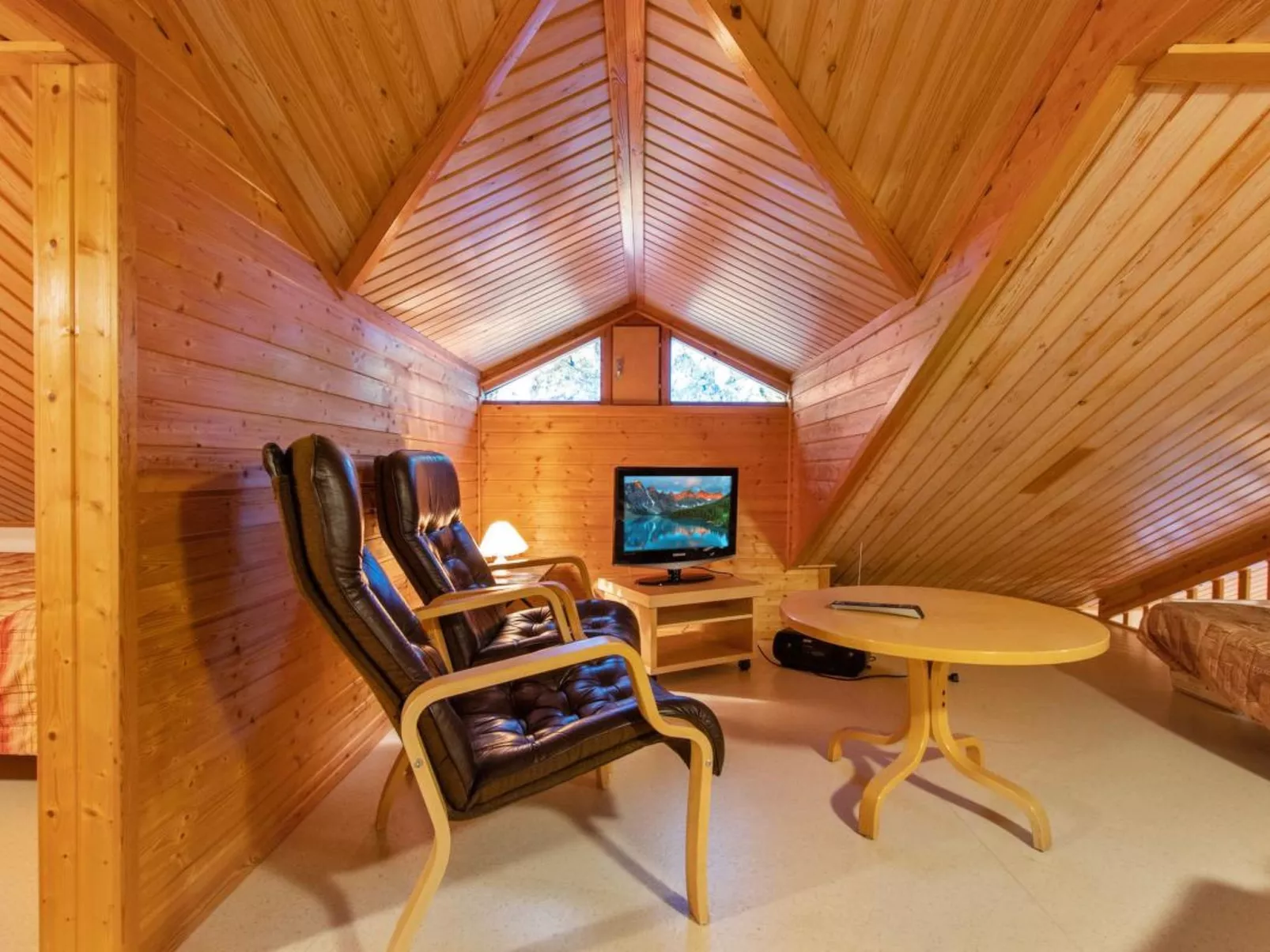 Korpipalo (ent. yllästunnelma 2 b 7)-Dedans