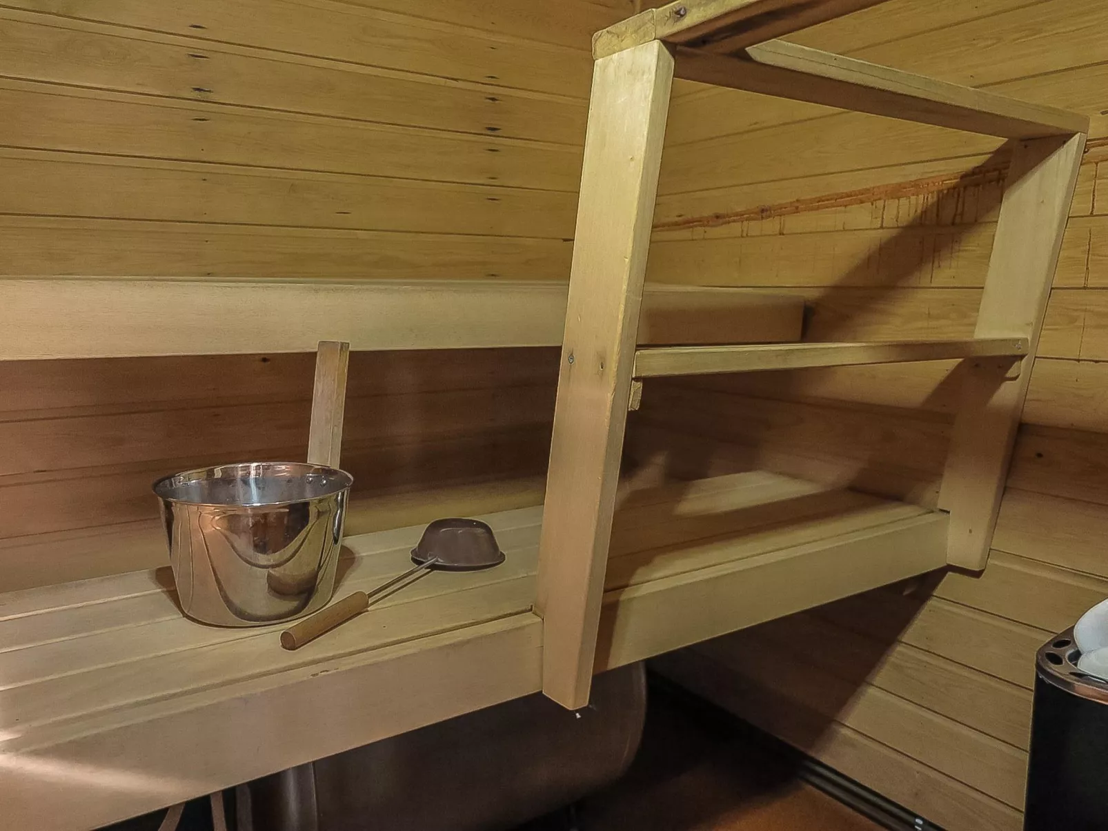 Saariselän väärtin kammi 1-Drinnen