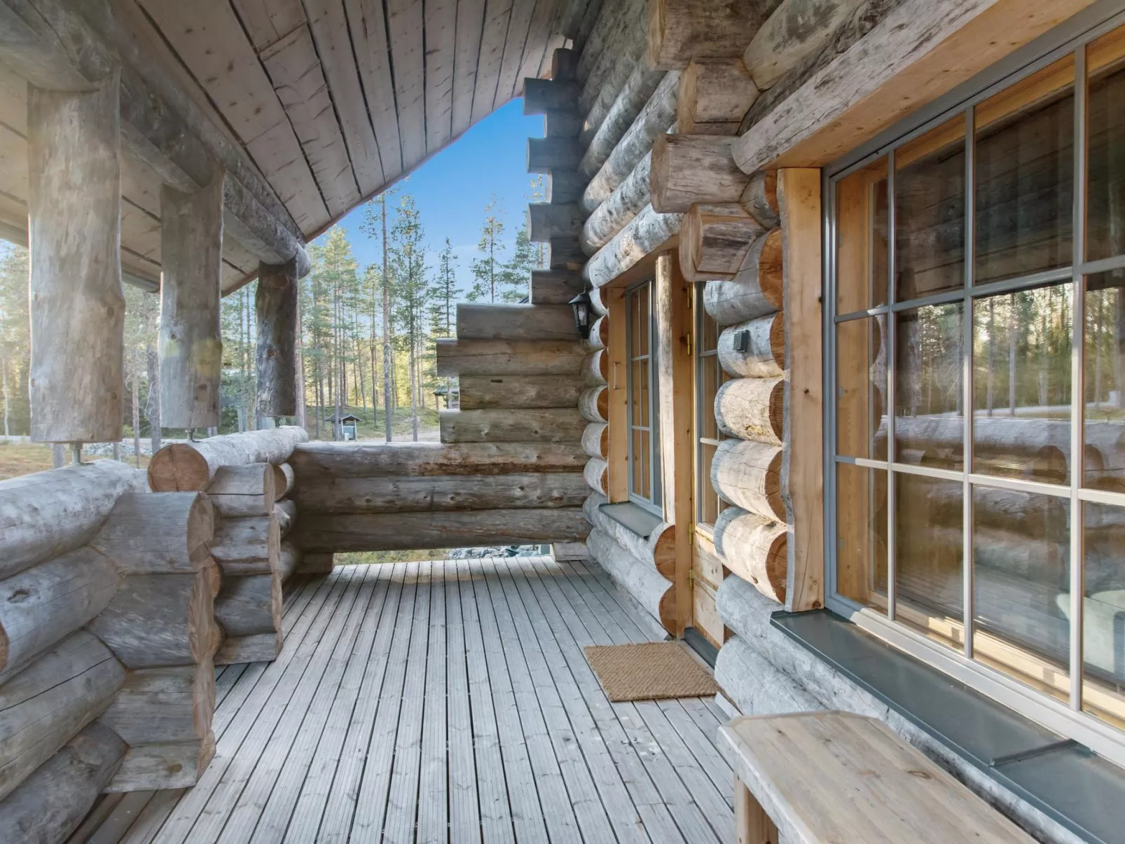 Luostakka pieni-Inside