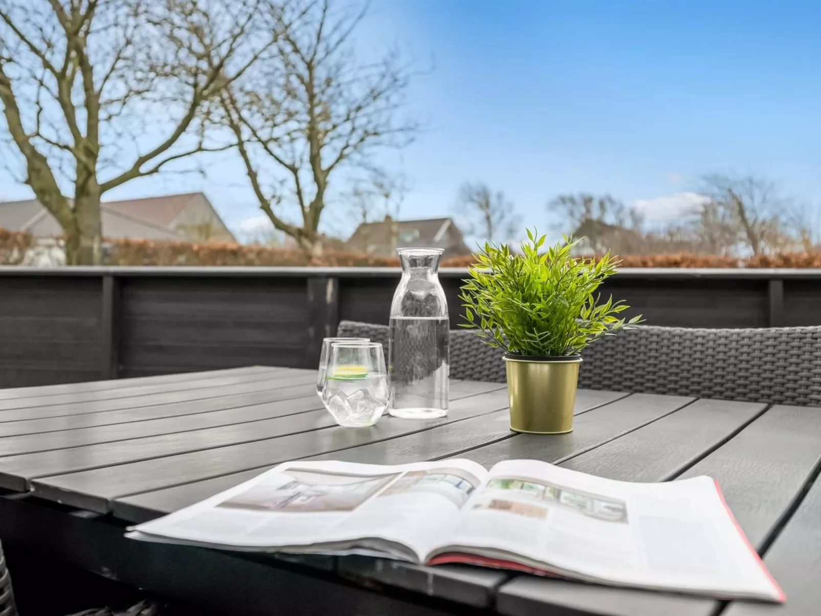 "Carlie" - 250m to the fjord-Outside