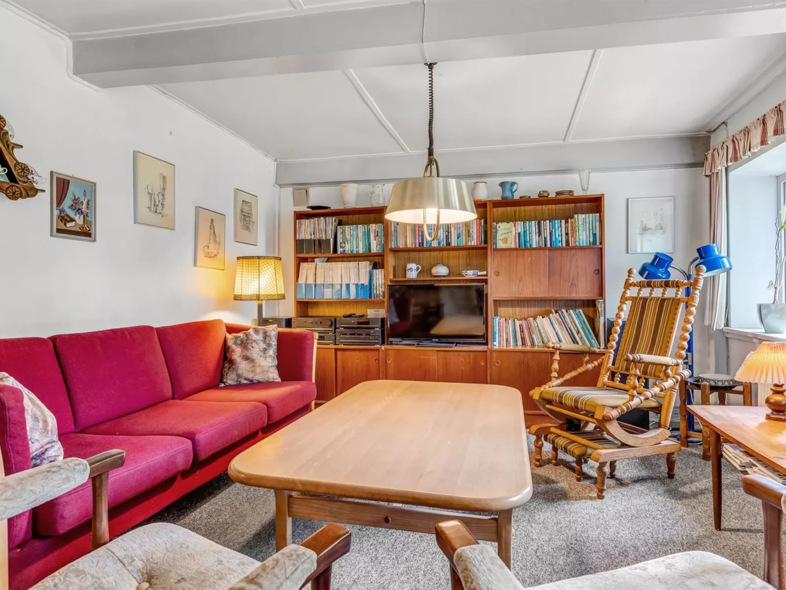 "Tuki" - 10km from the sea-Inside