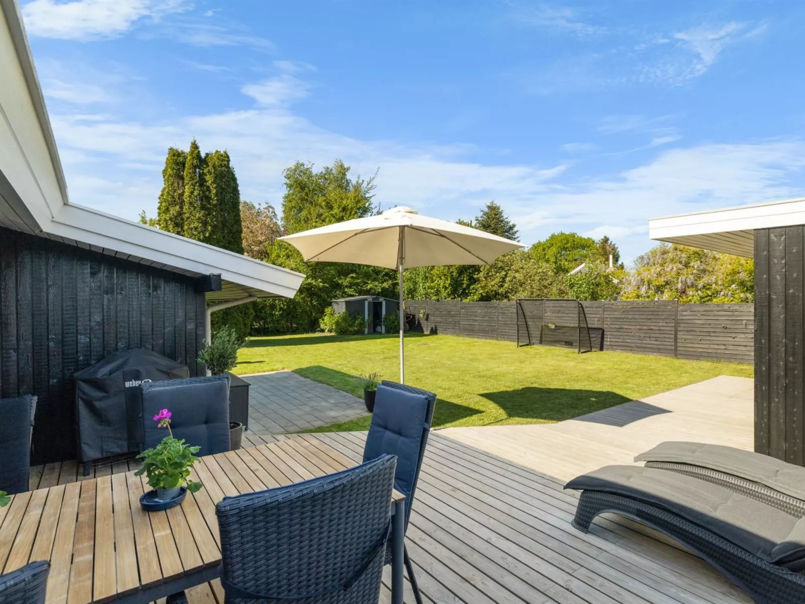 "Bjart" - 150m from the sea-Draußen