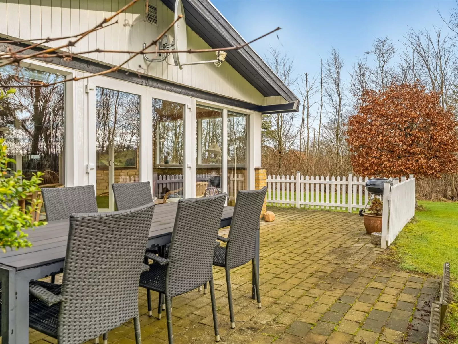 "Marika" - 400m to the fjord-Outside