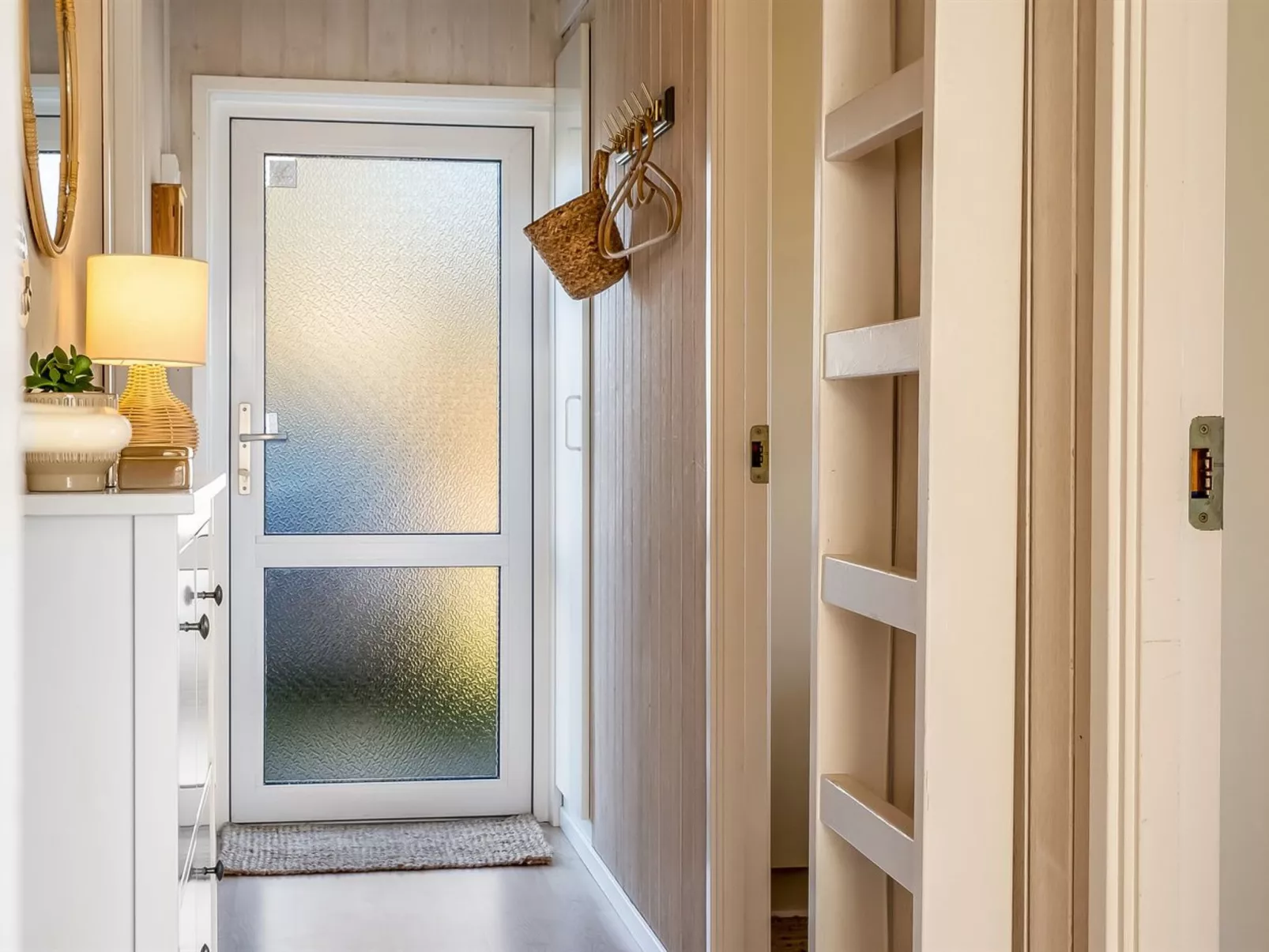 "Henri" - 1.2km from the sea-Inside