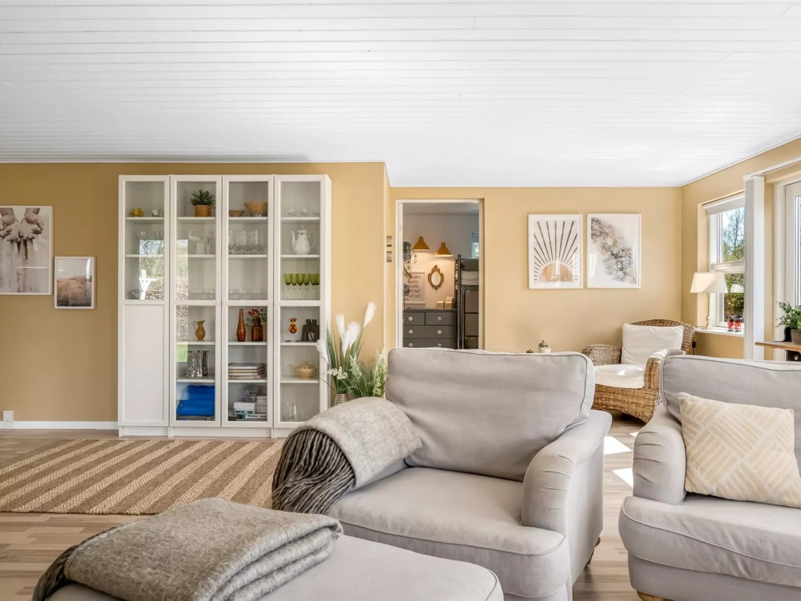 "Ruse" -  from the sea-Dedans