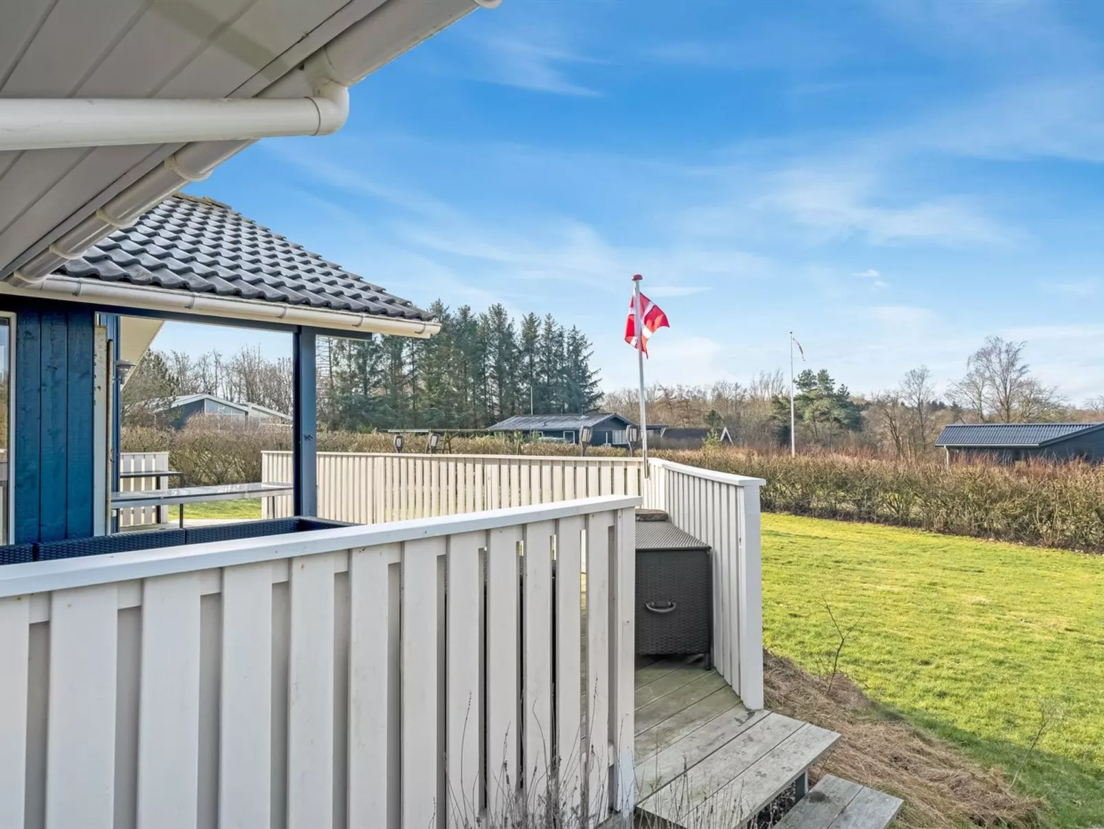 "Anline" - 600m to the fjord-Outside