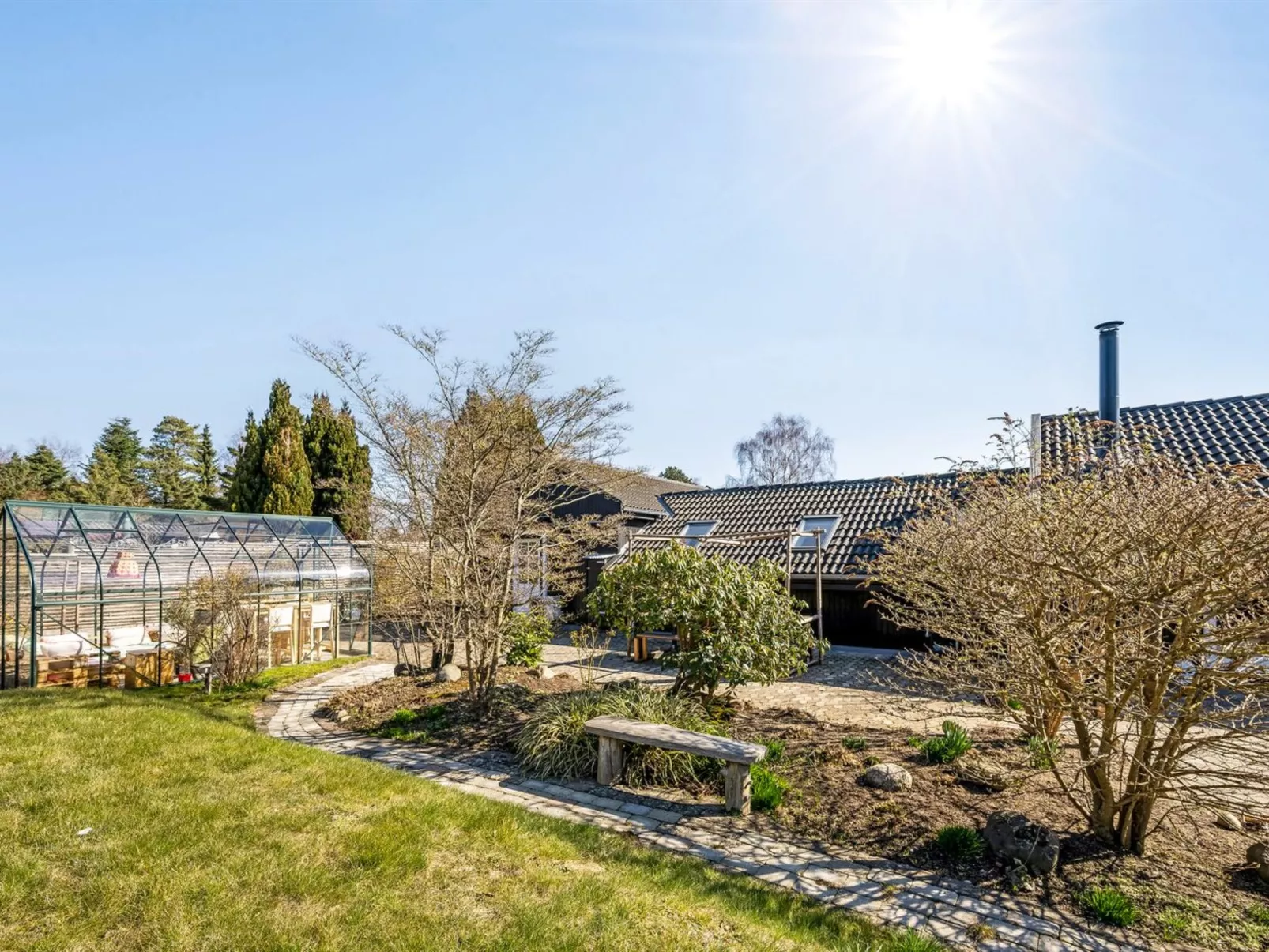 "Hughe" - 1.3km from the sea-Dehors