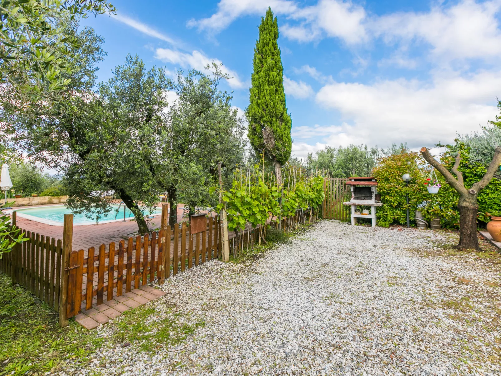La Casina-Outside