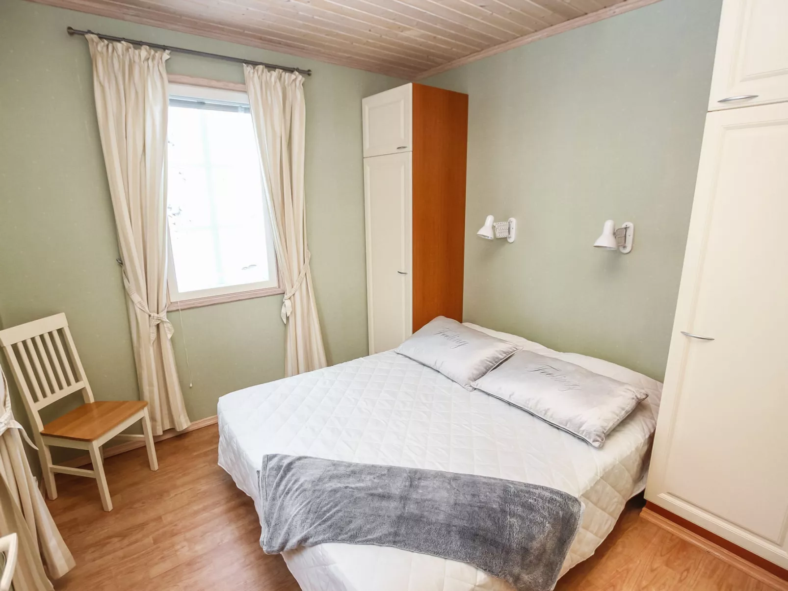 Rukan taikavuosselin helmi 8 a-Inside