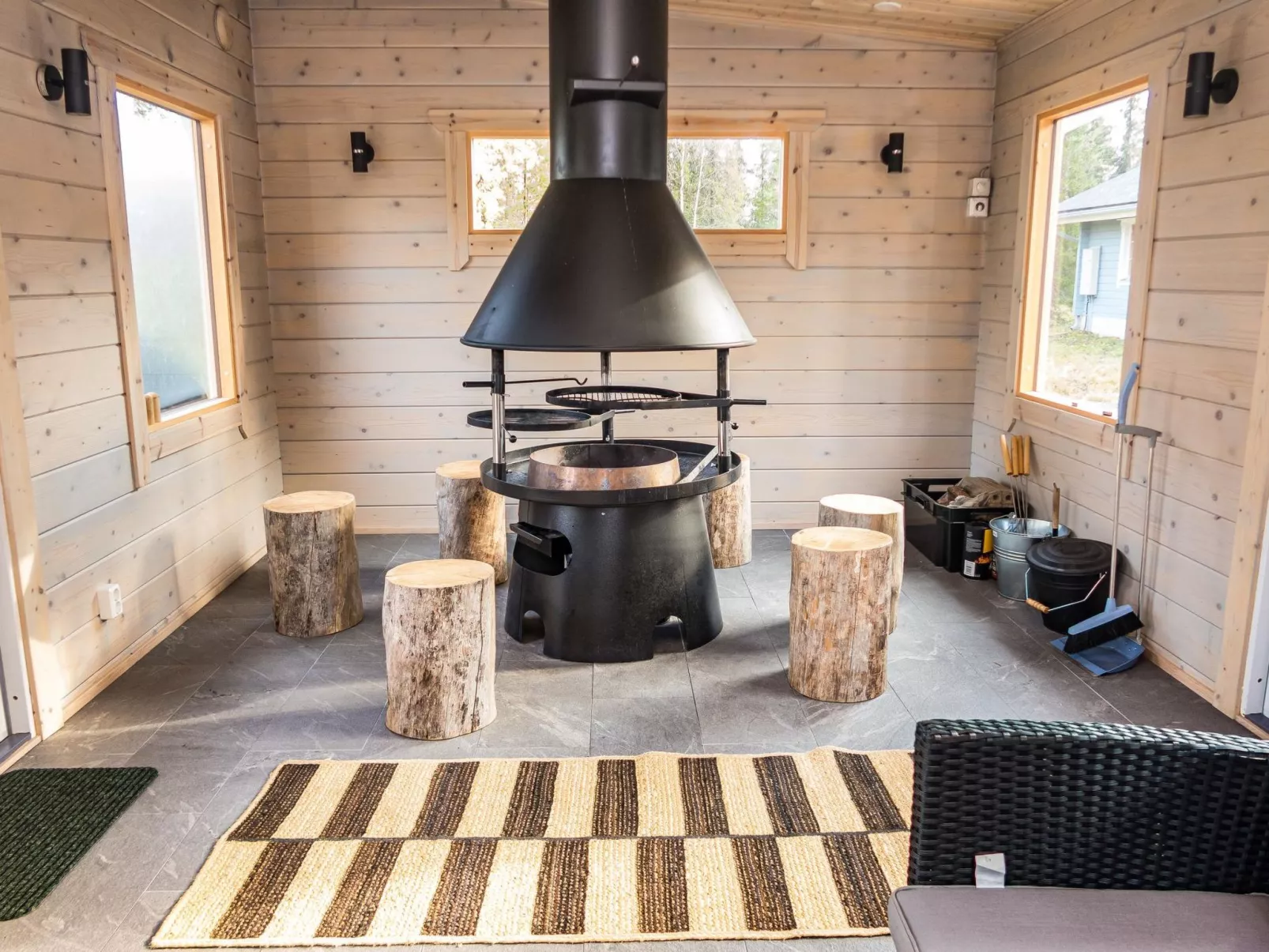 Pyhäjärven loma-Dedans