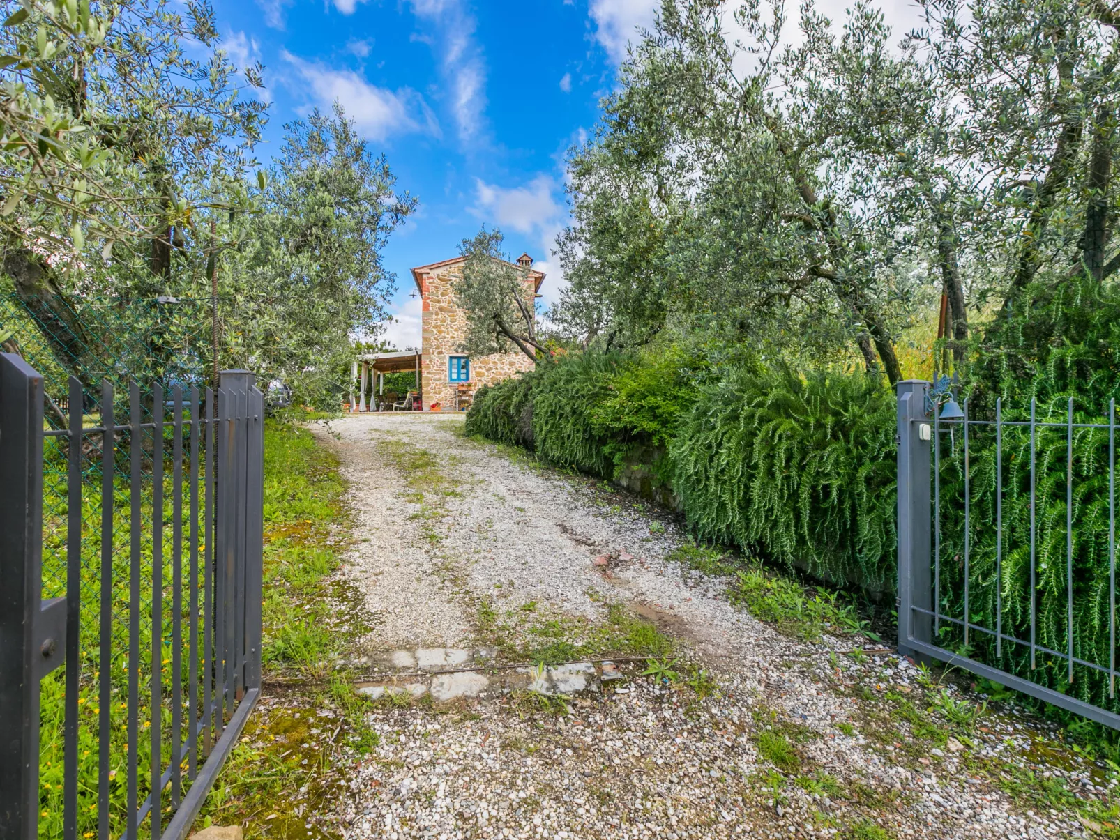 La Casina-Outside