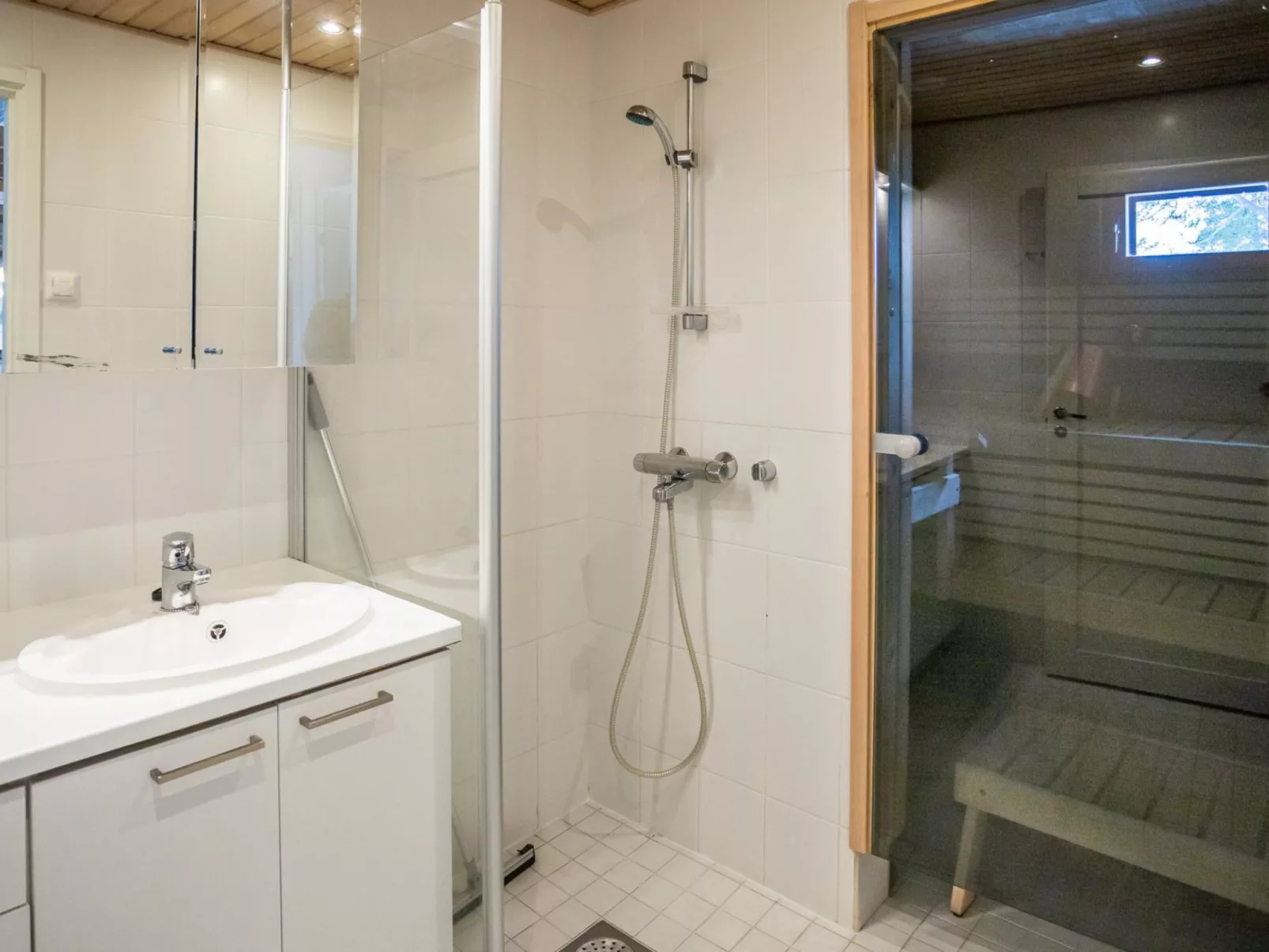 Maahisenrinne 1 as 4-Drinnen