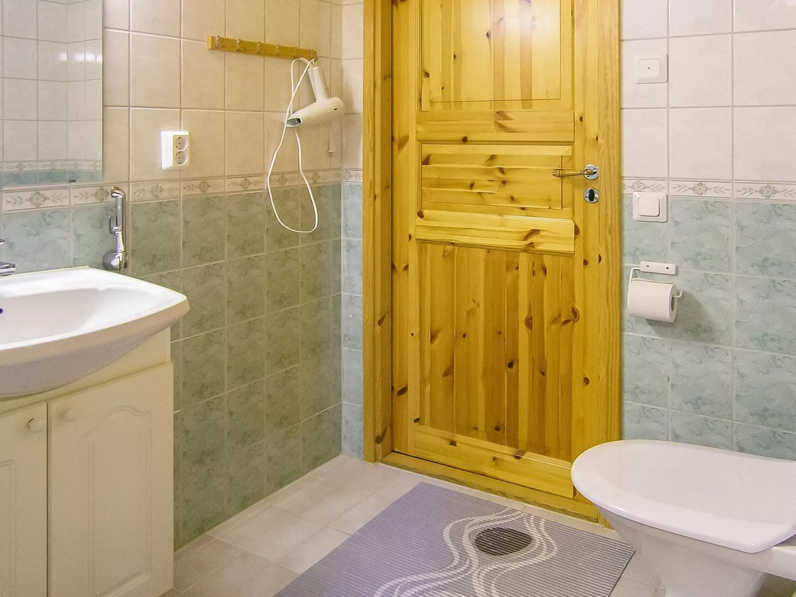 Yläneuvola silta-Dedans