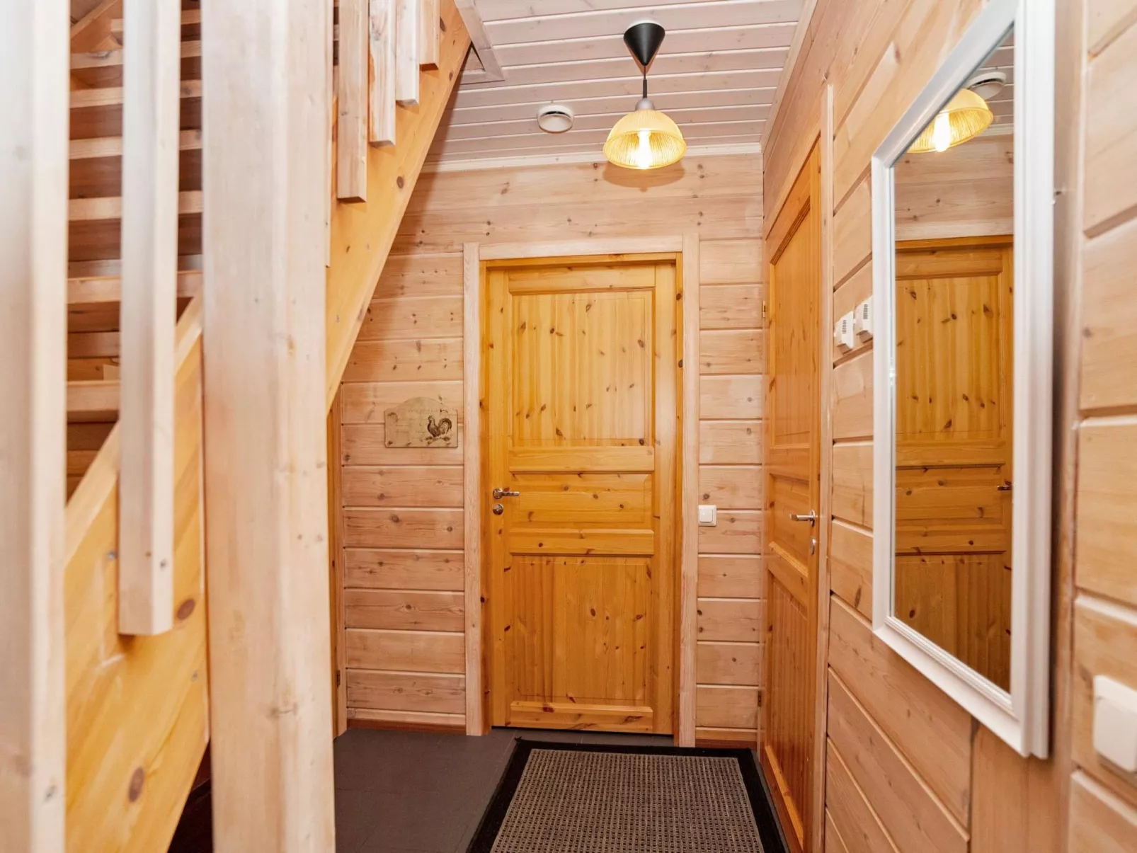 Ihtingin koskikara-Dedans