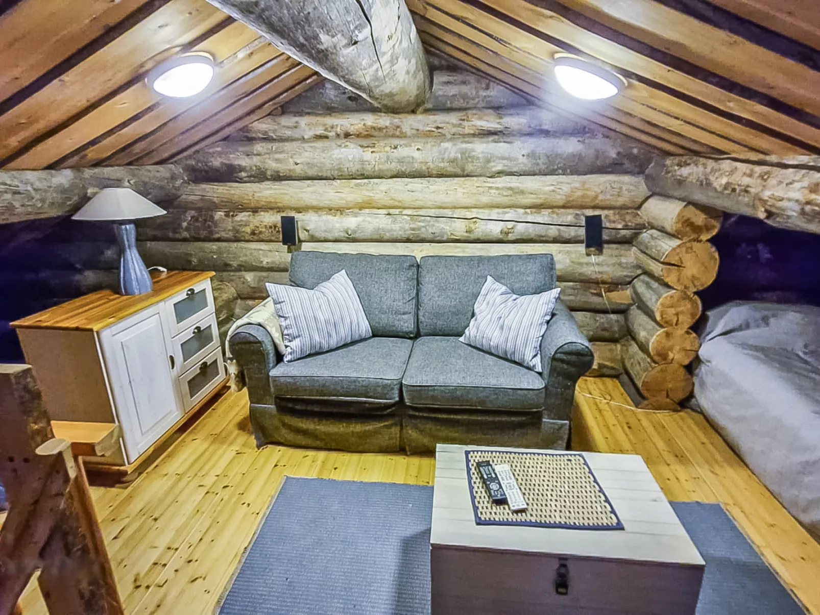 Kulta-vuosseli a-Drinnen