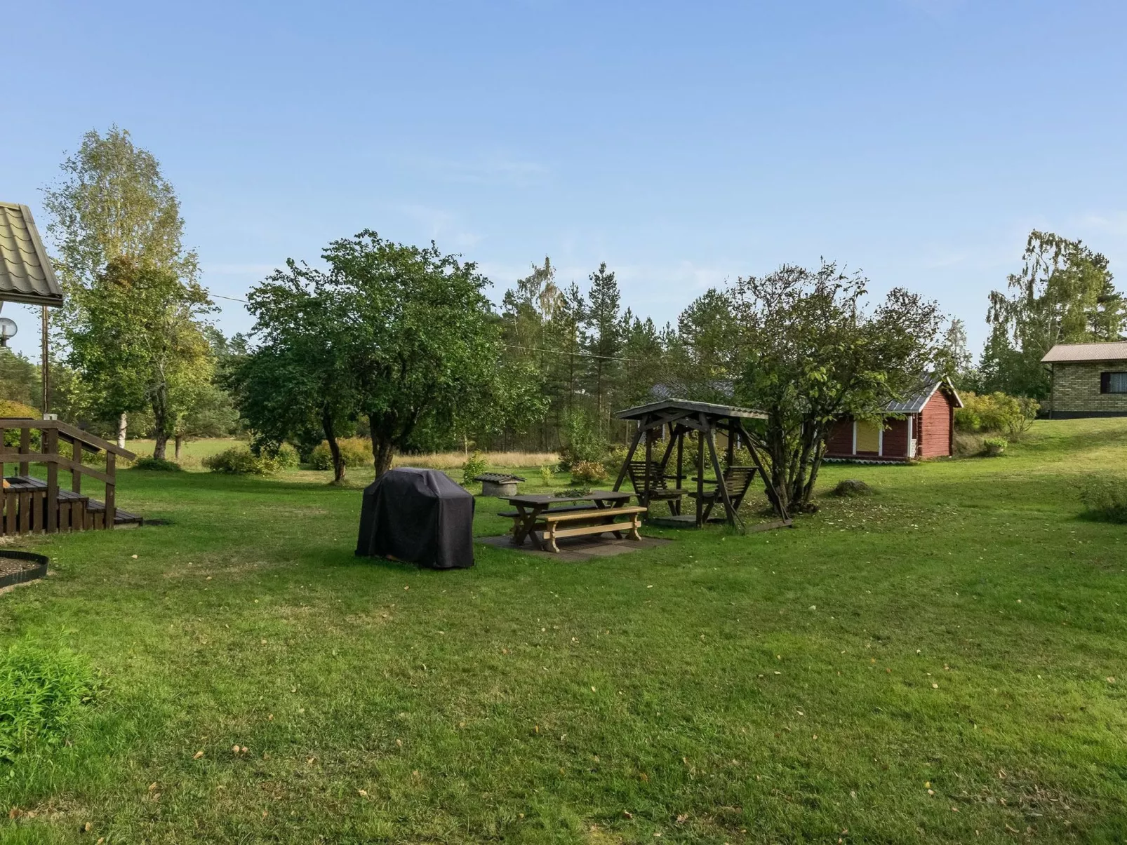 Mäkelän vierastalo-Drinnen