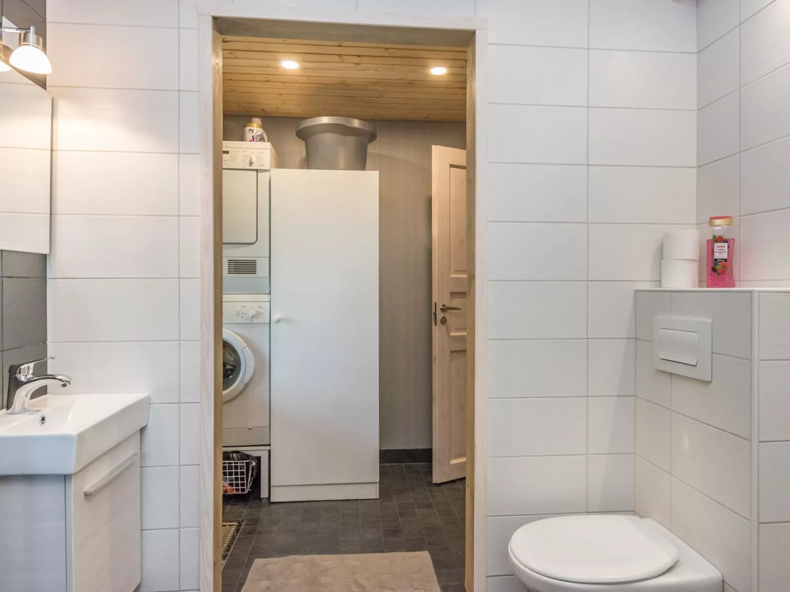 Apilan rauha-Drinnen