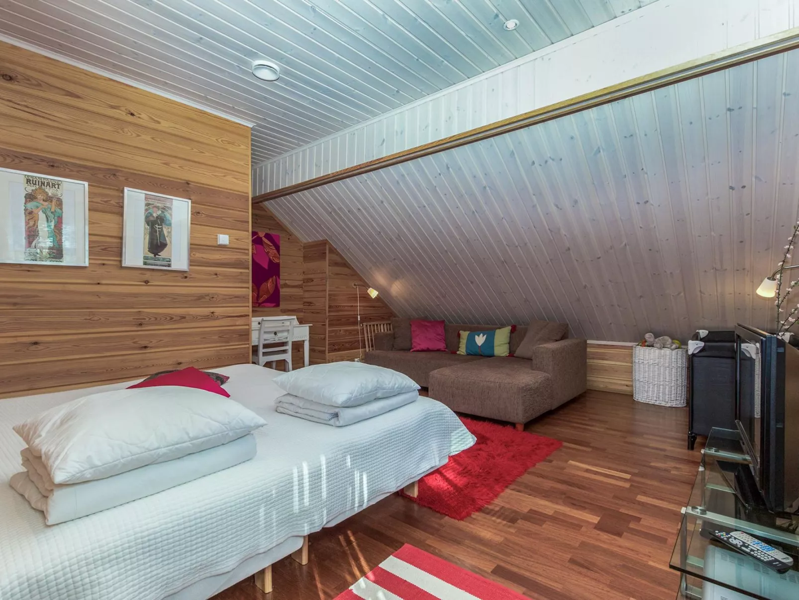 Koivuniemen rouva-Inside