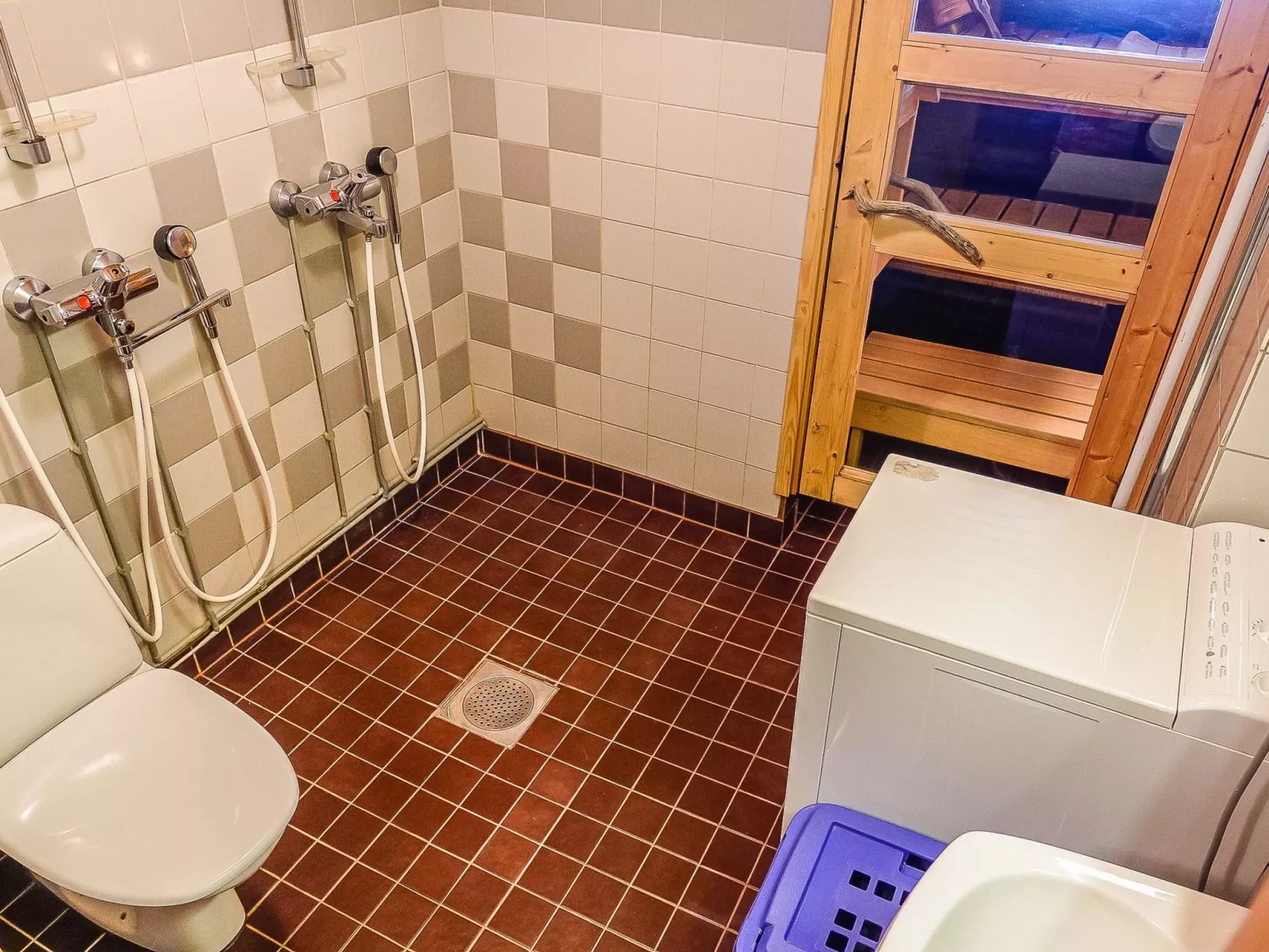 Sallanhelmi e2-Drinnen