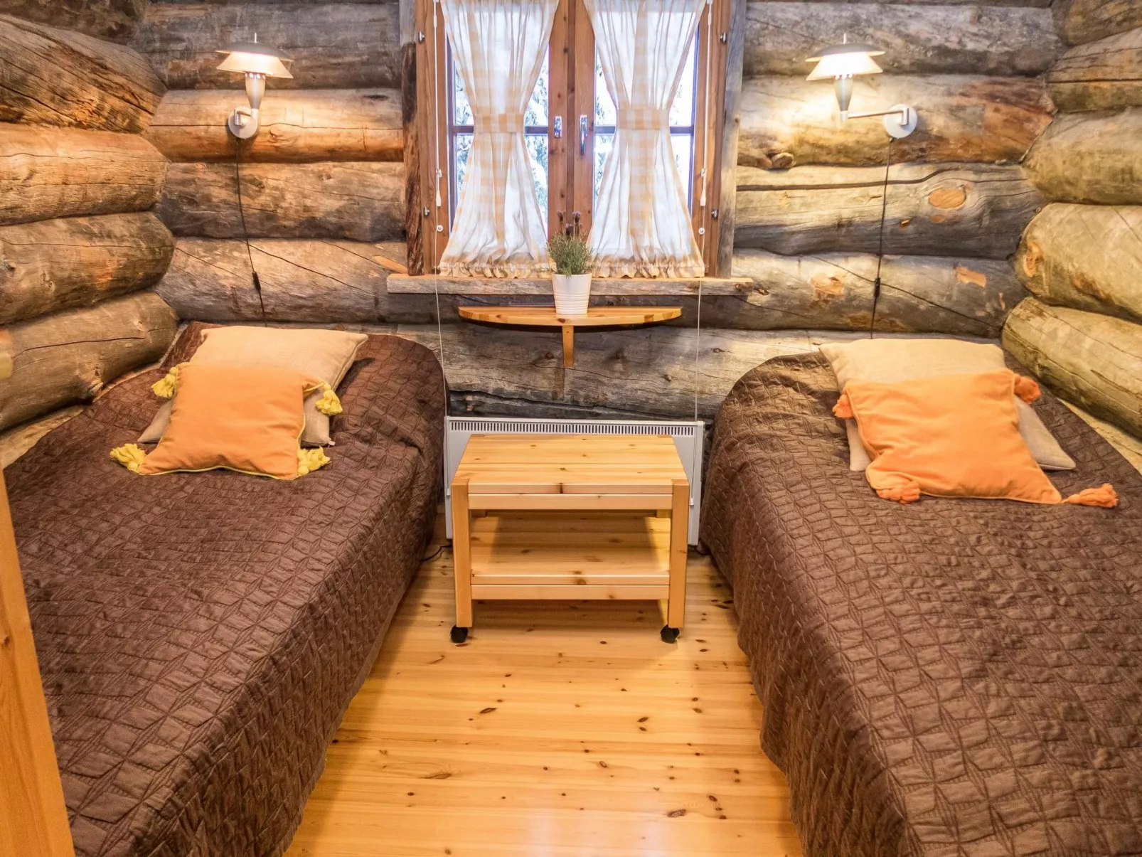 Ruka-rokova 2-Dedans