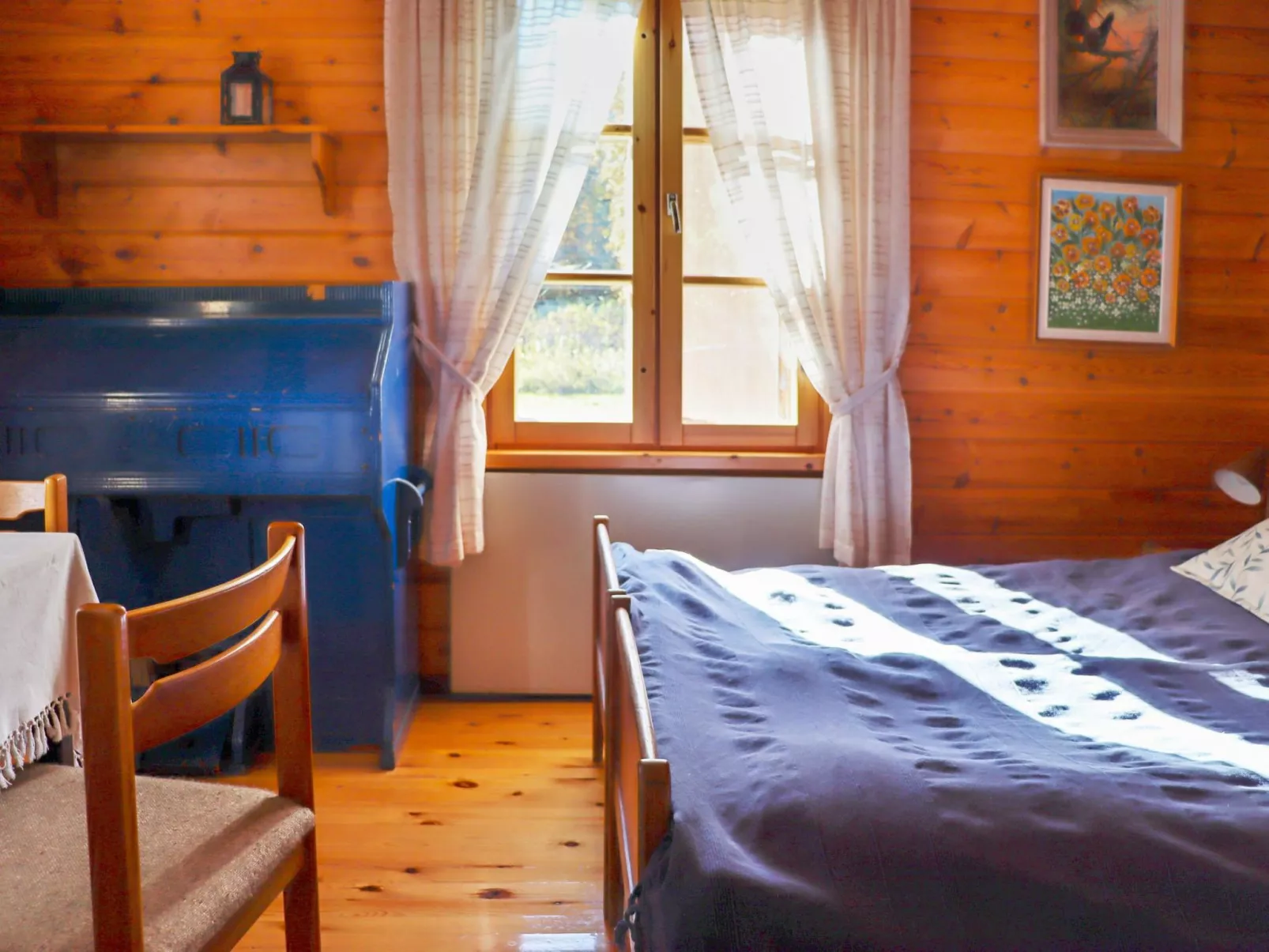 Laattajan hirsipirtti-Inside