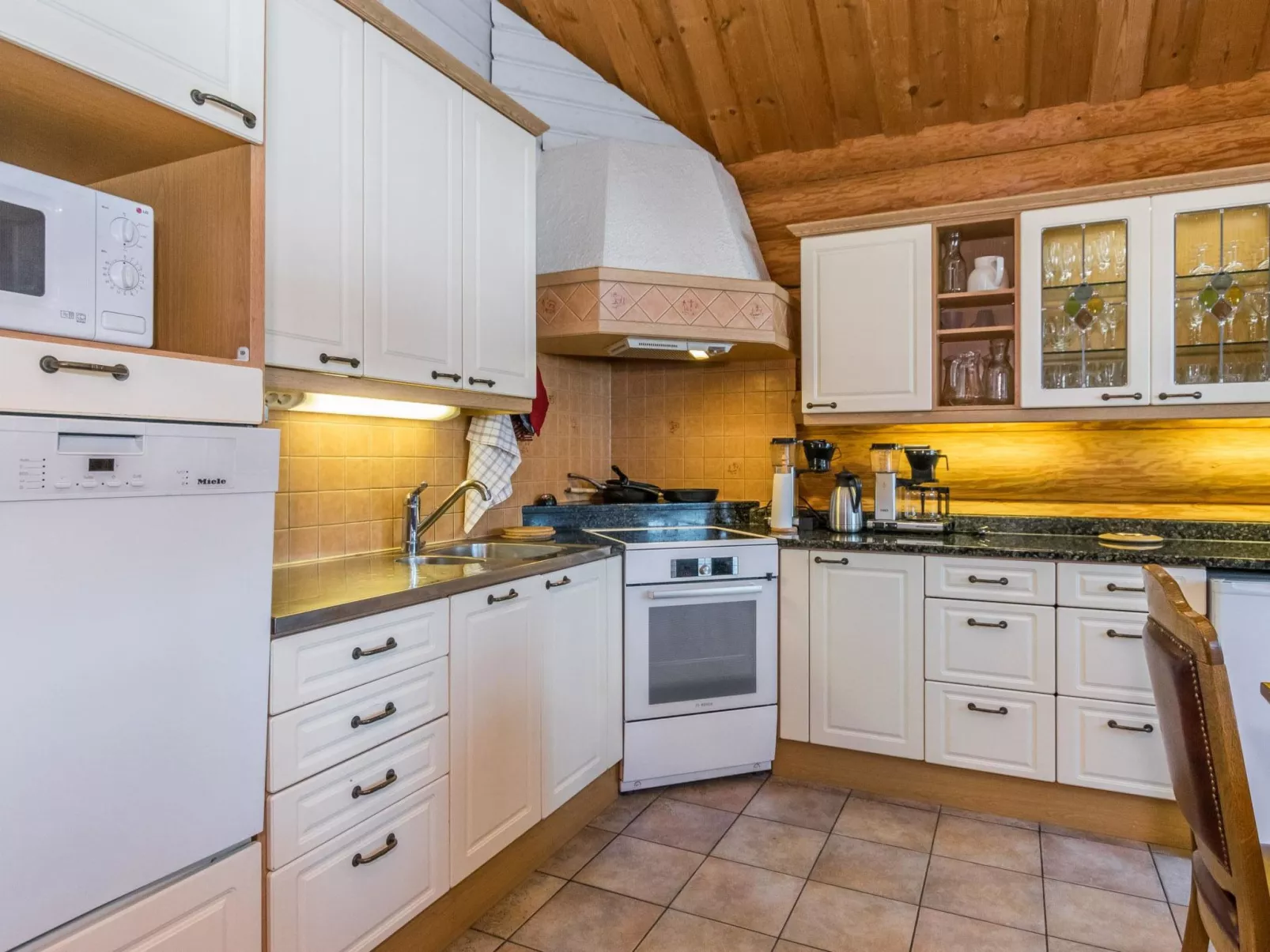 Kaidan kunkku-Dedans