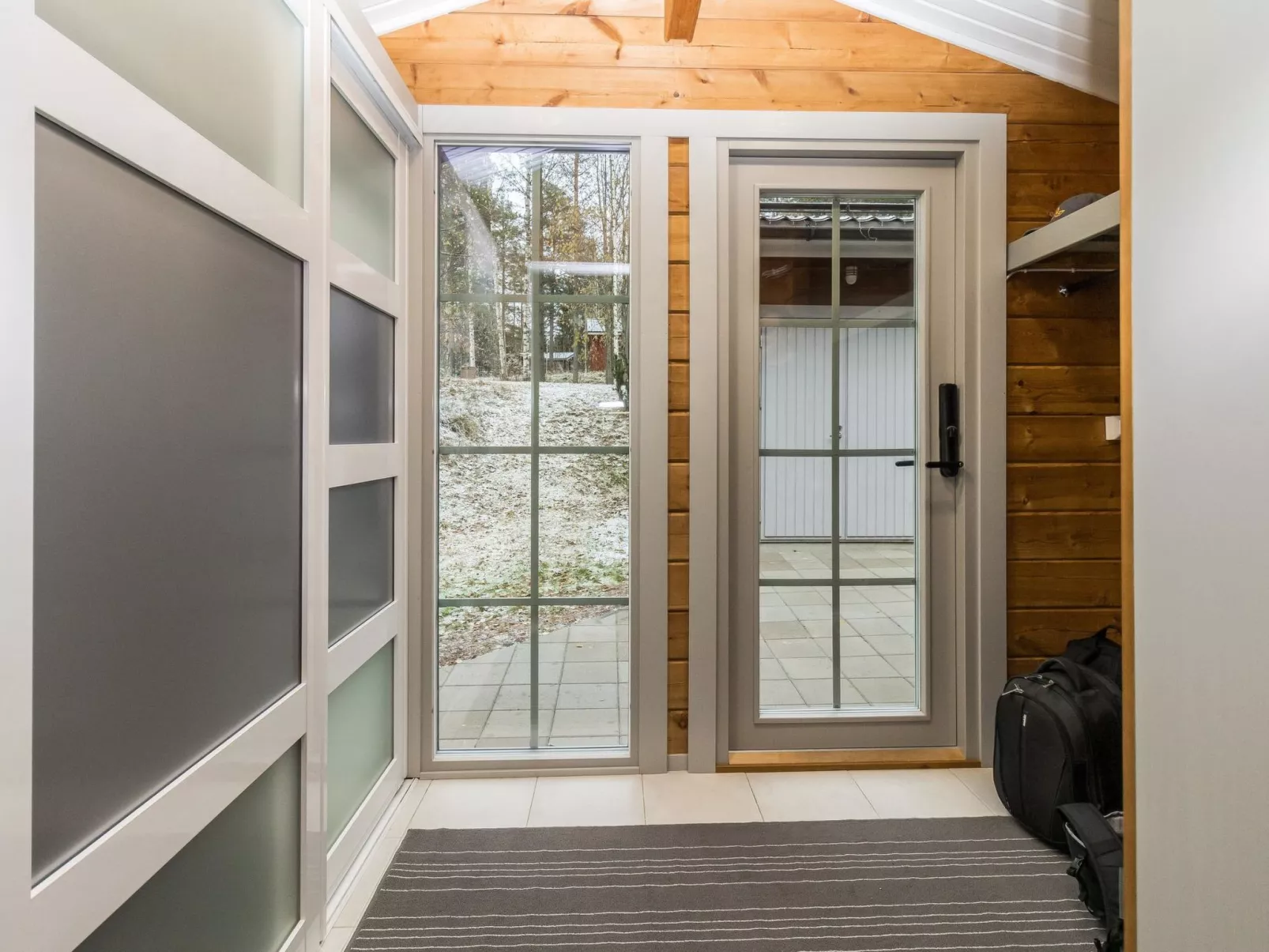 Tahkon käkikello-Dedans