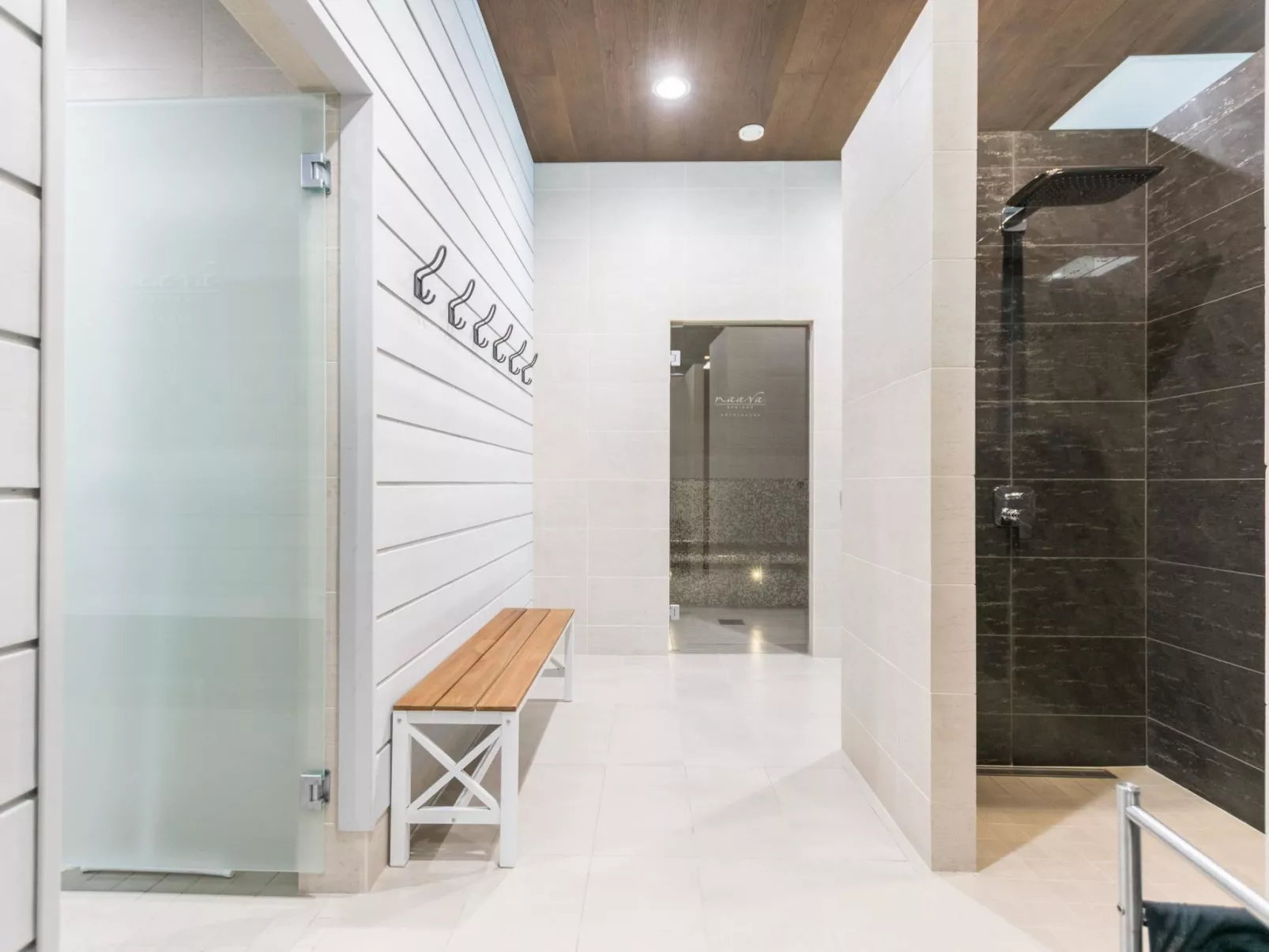 Naava kaarna spa-Drinnen