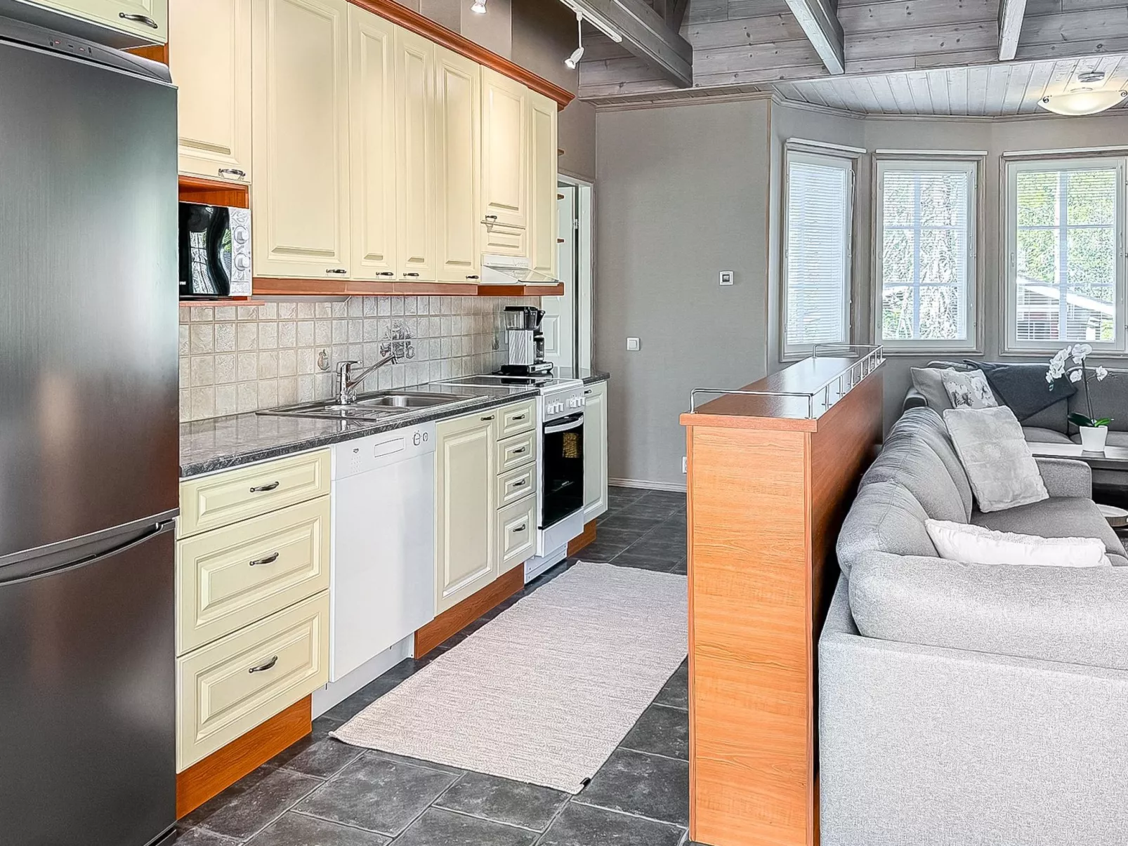 Villa taikavuosseli-Inside