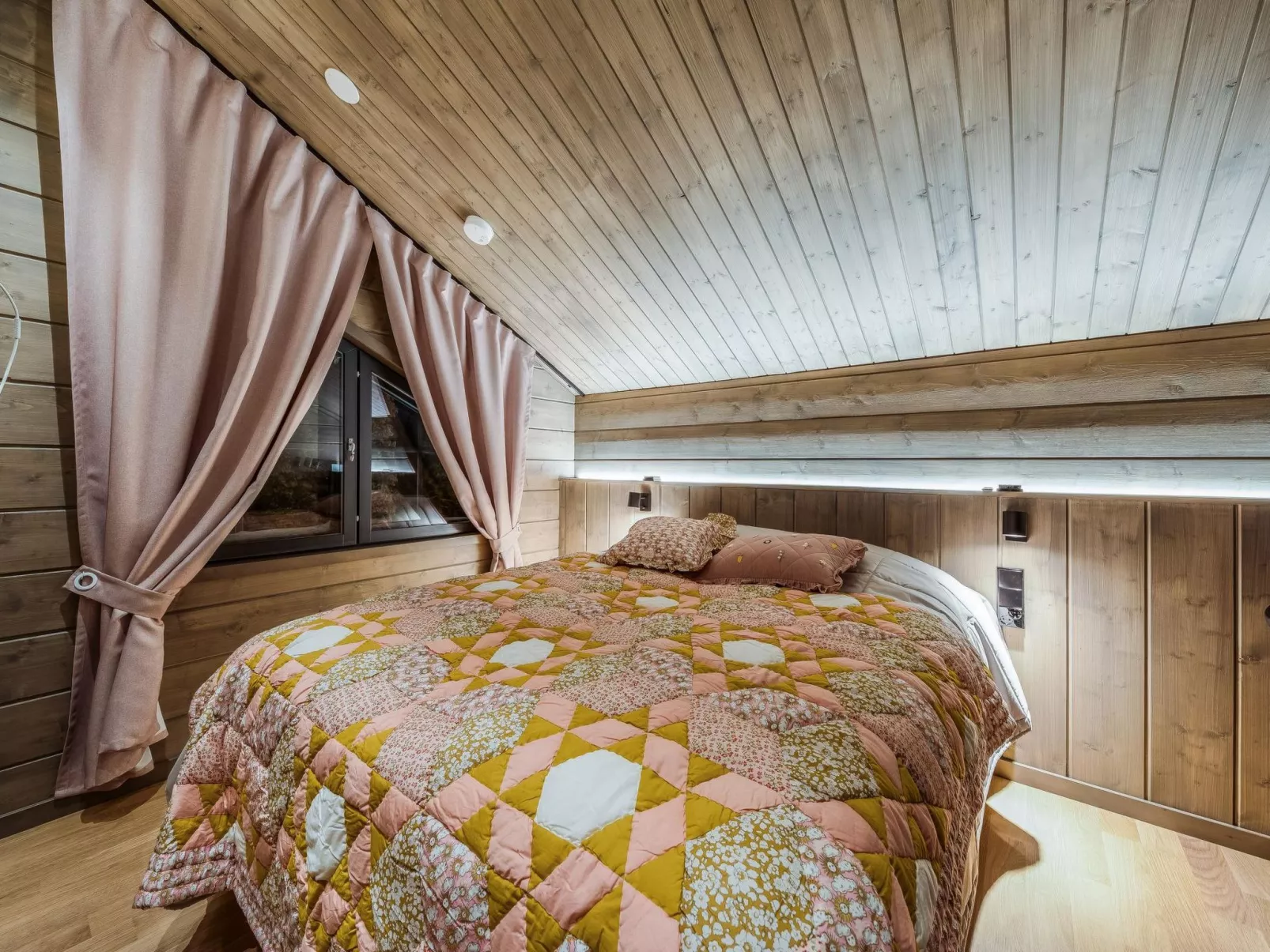 Levi star west b-Drinnen