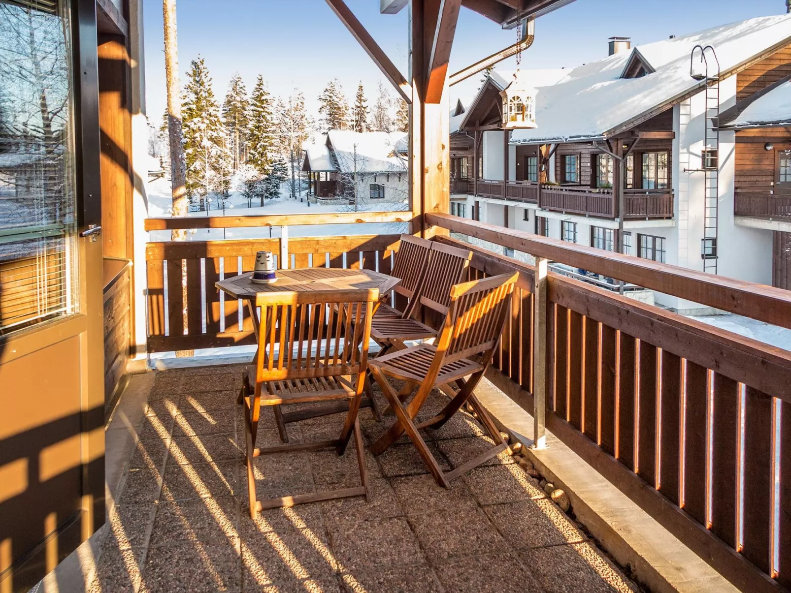 Point vale 4 as 3-Dedans