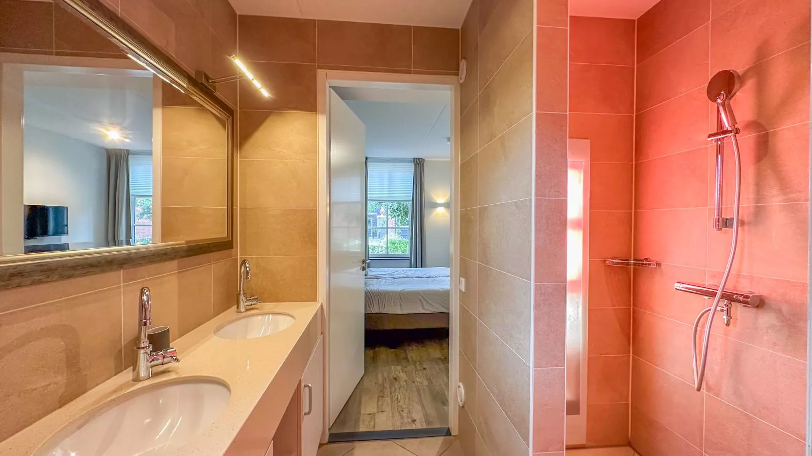 Coast Comfort 41-Badezimmer