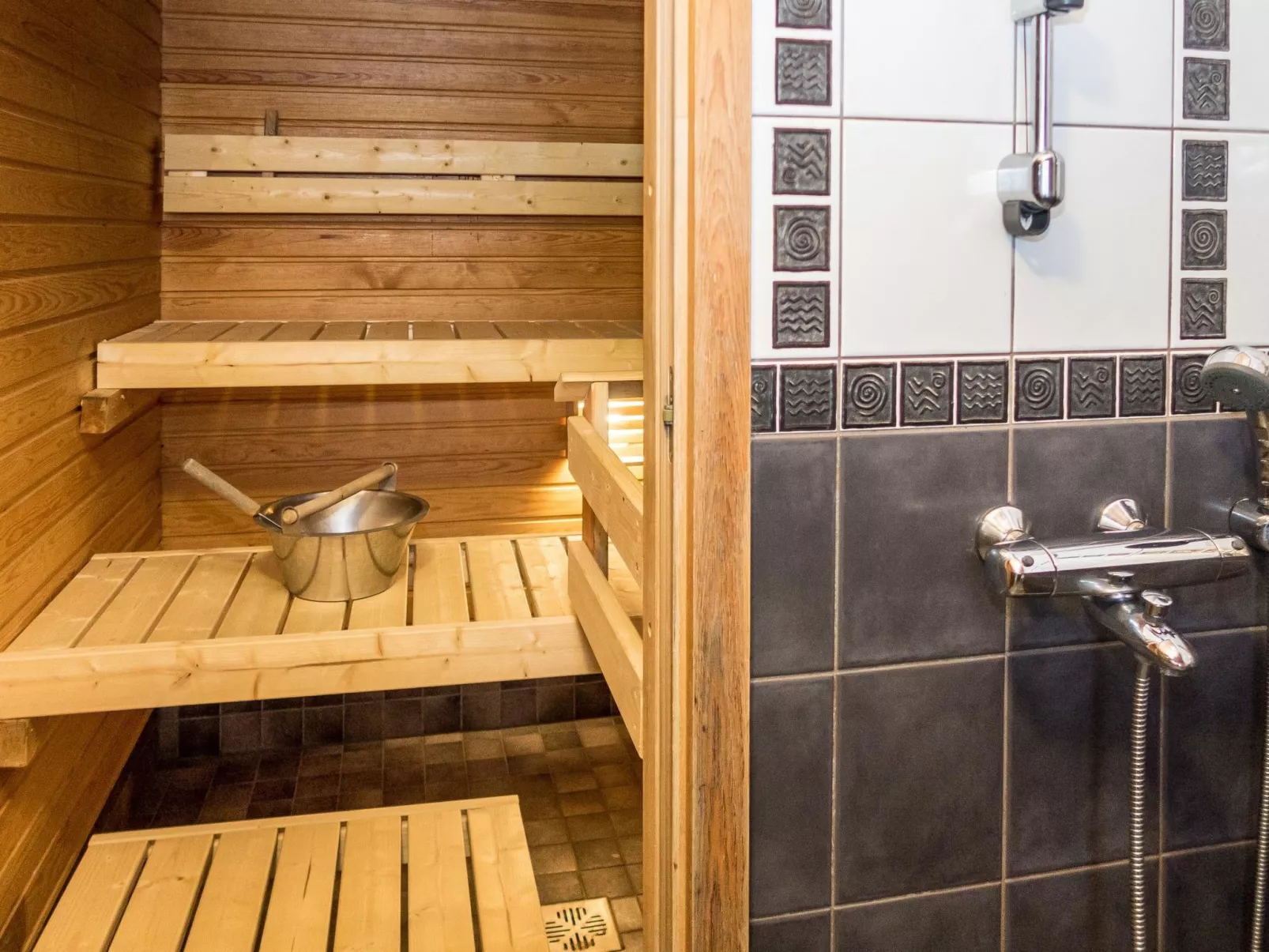 Rukan lepolinna a-Inside