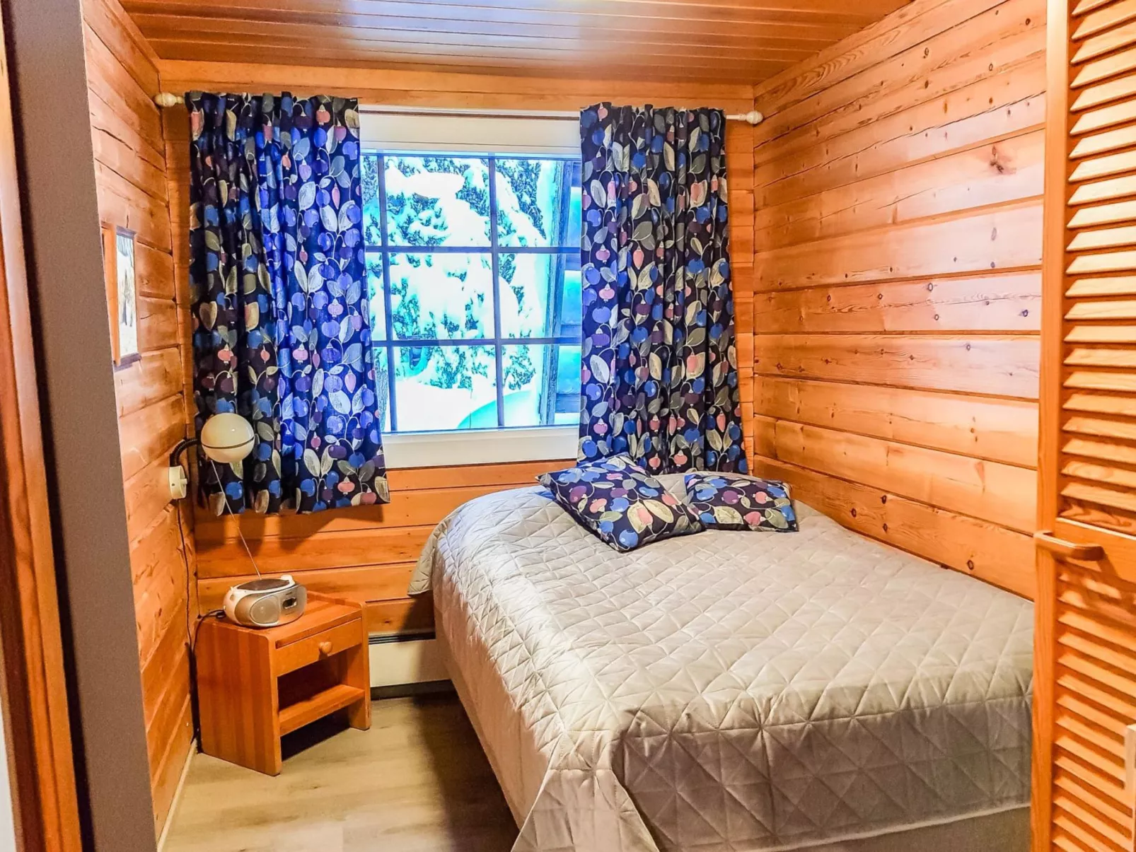 Lomamaja rukaranta-Dedans