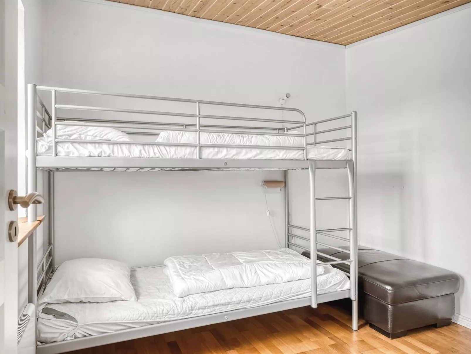 "Aku" - 700m from the sea-Dedans