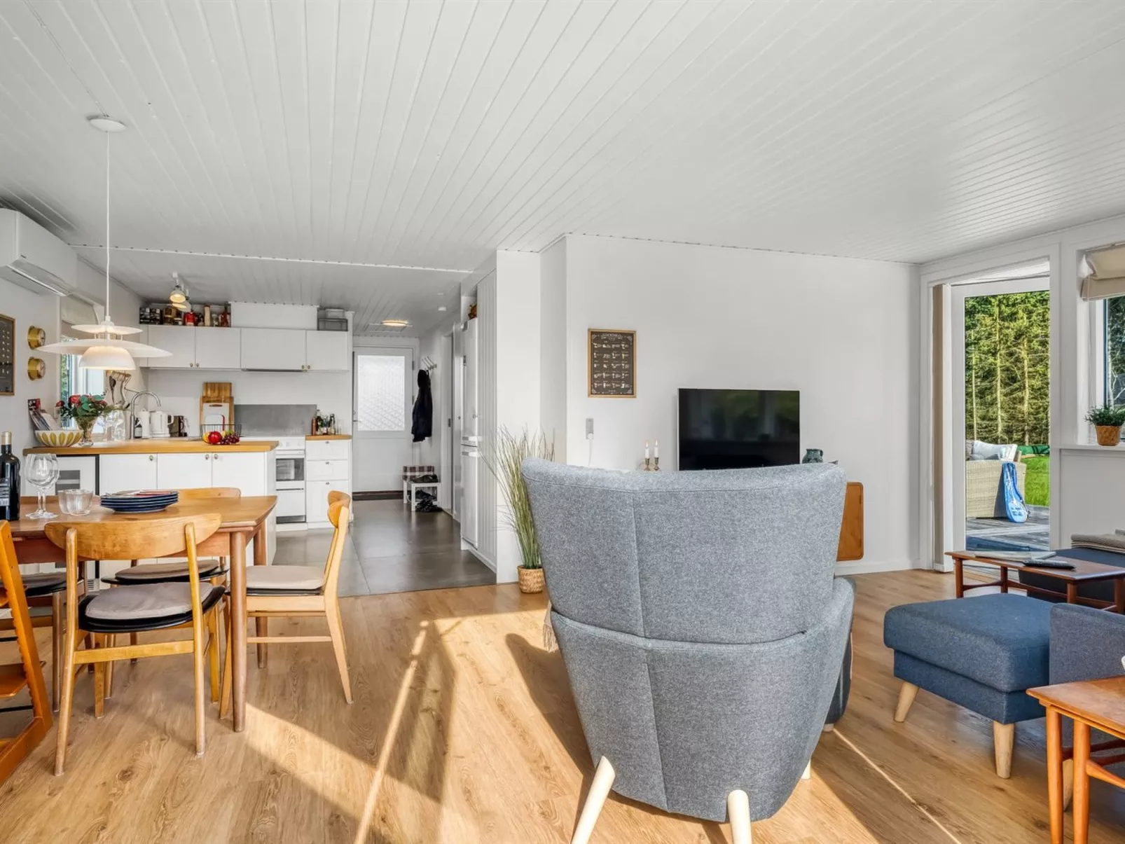 "Toralf" -  from the sea-Drinnen