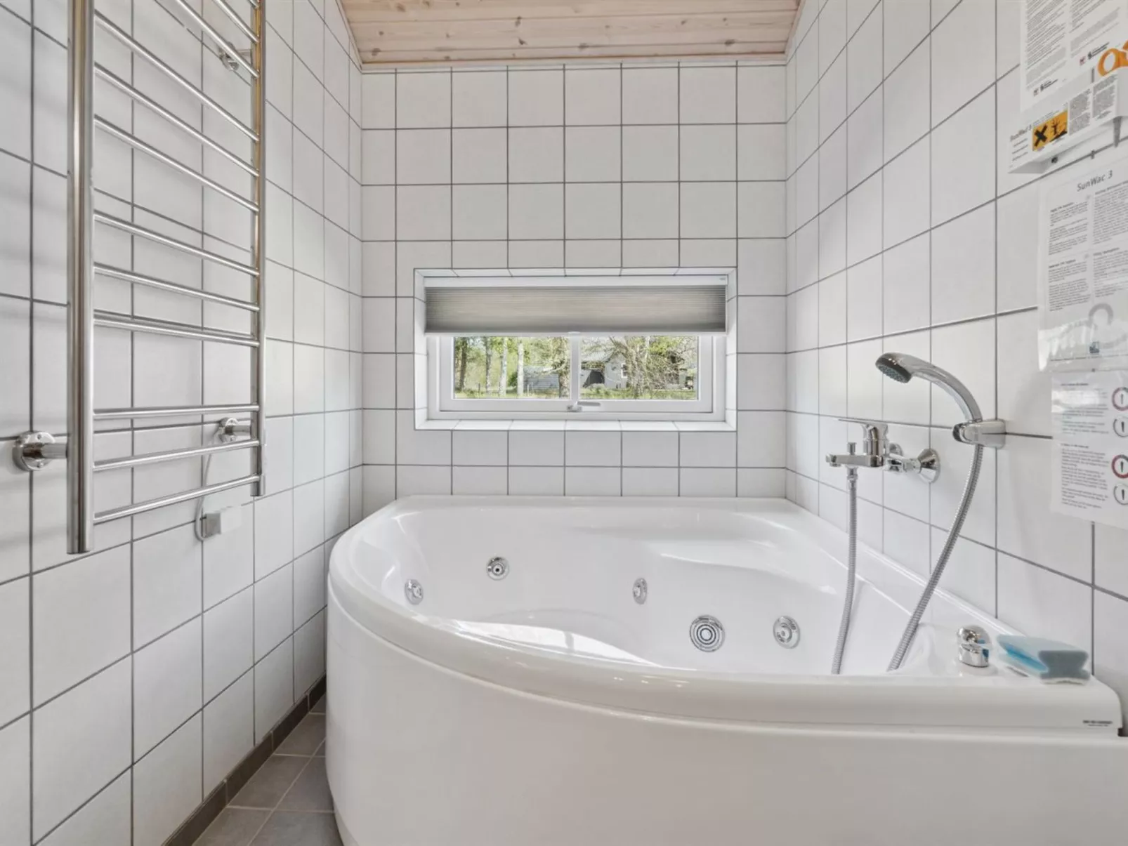 "Edna" - 500m from the sea-Drinnen