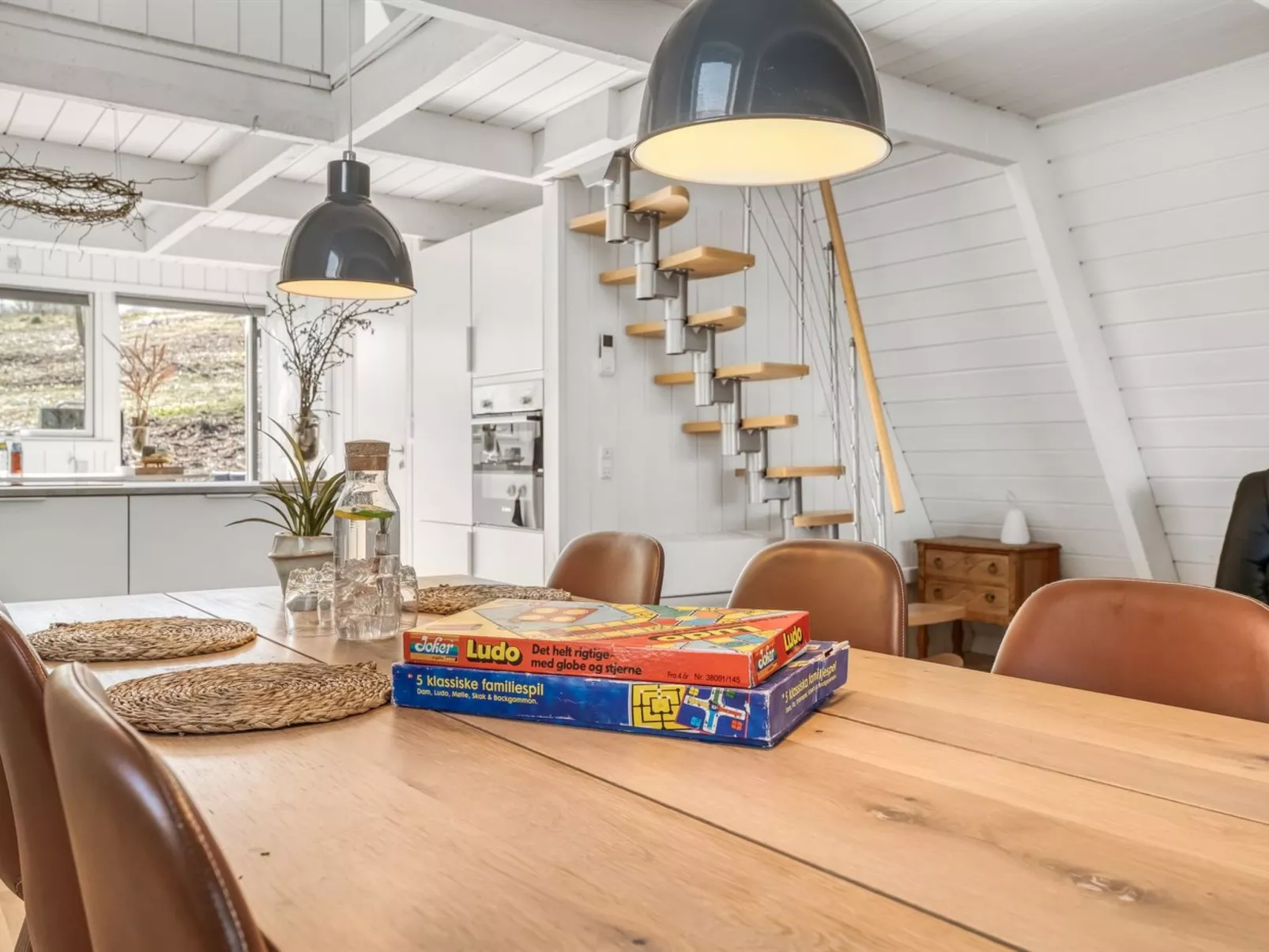 "Kauno" - 16km to the fjord-Dedans